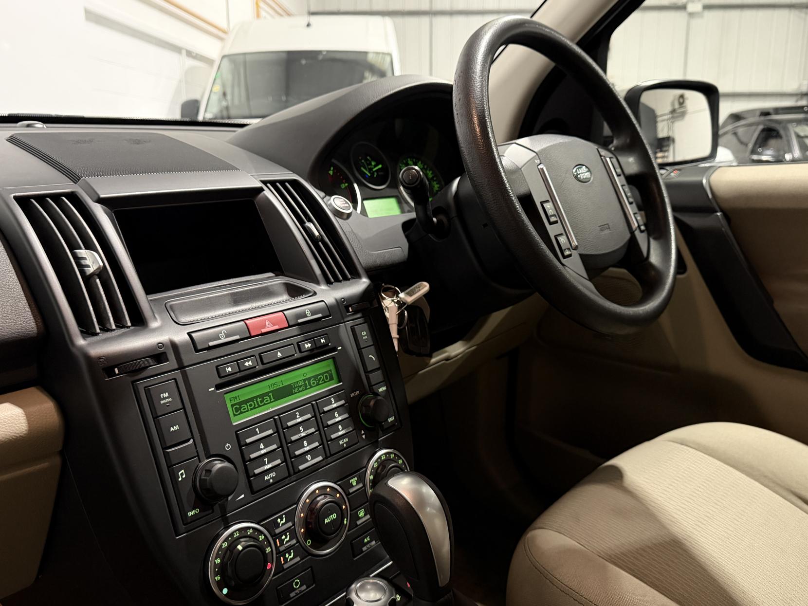 Land Rover Freelander 2 2.2 SD4 GS SUV 5dr Diesel CommandShift 4WD Euro 5 (190 ps)