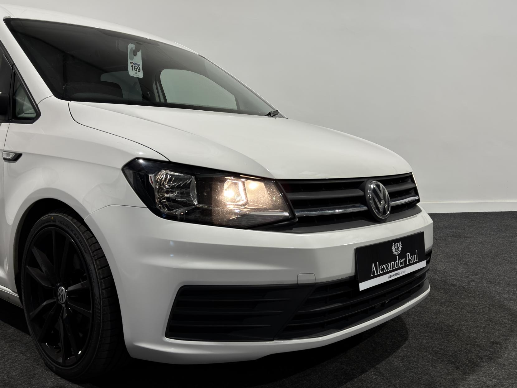 Volkswagen Caddy Maxi 2.0 TDI C20 Crew Van Double Cab 5dr Diesel Manual LWB Euro 6 (s/s) (102 ps)