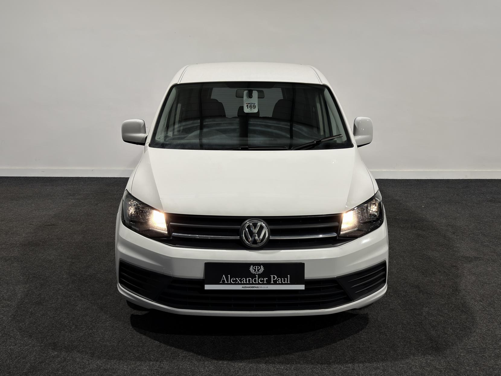 Volkswagen Caddy Maxi 2.0 TDI C20 Crew Van Double Cab 5dr Diesel Manual LWB Euro 6 (s/s) (102 ps)