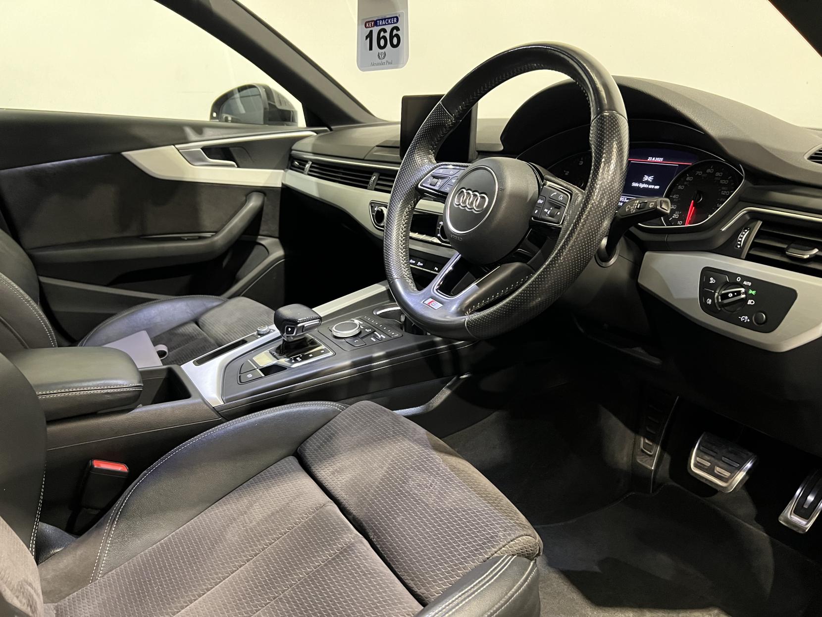 Audi A4 Avant 2.0 TDI ultra S line Estate 5dr Diesel S Tronic Euro 6 (s/s) (190 ps)
