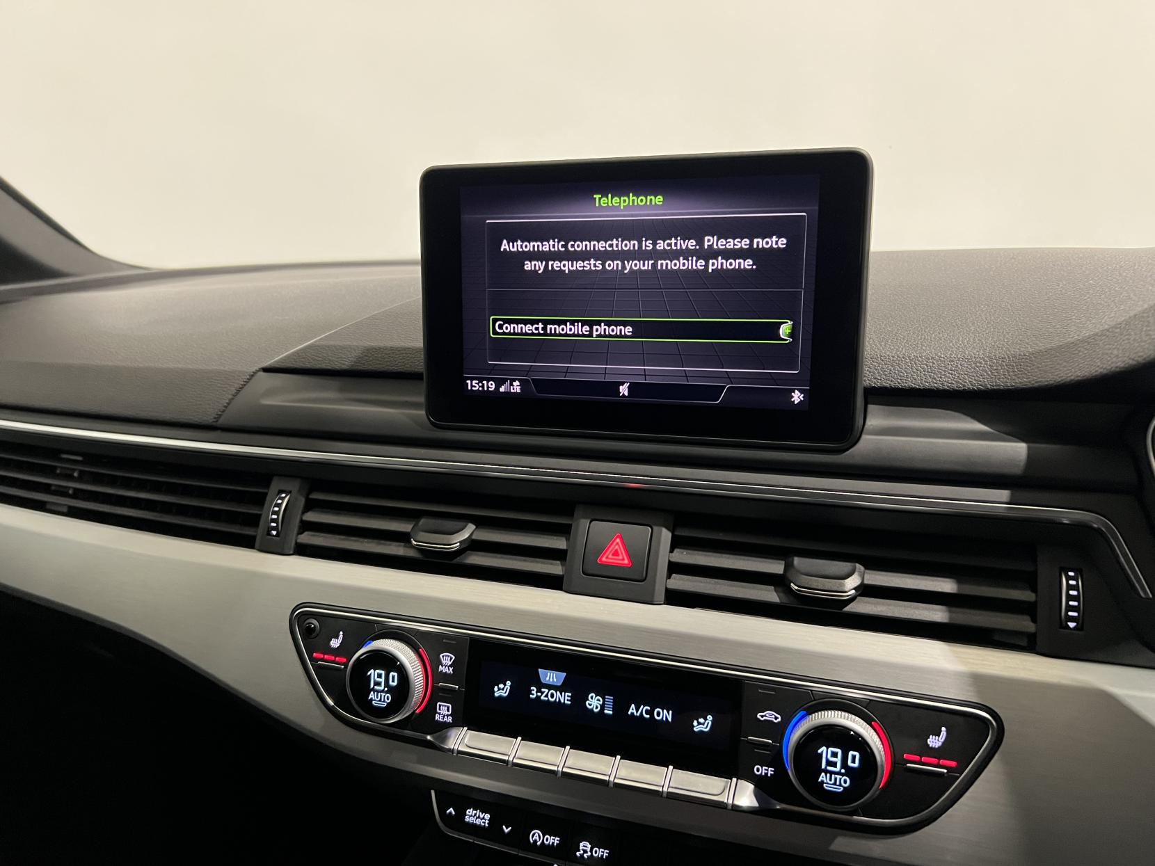 Audi A4 Avant 2.0 TDI ultra S line Estate 5dr Diesel S Tronic Euro 6 (s/s) (190 ps)