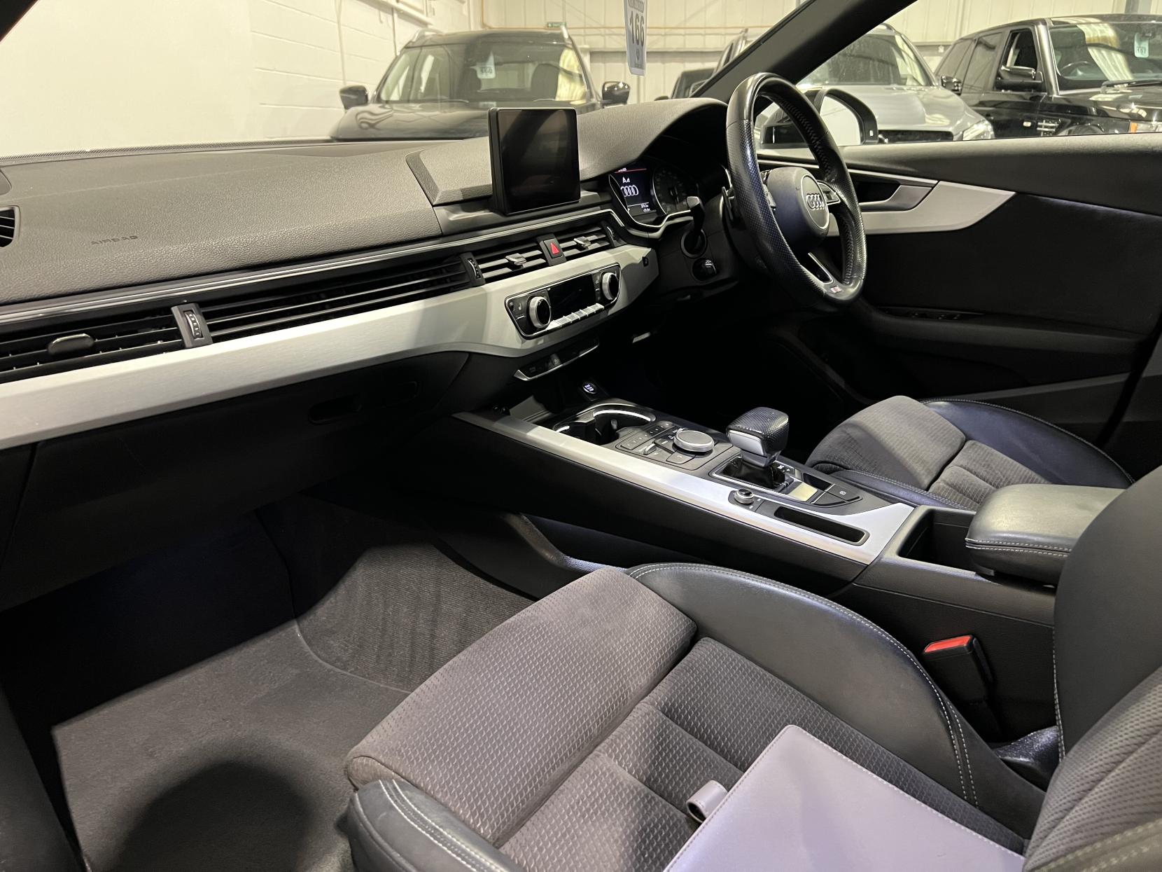 Audi A4 Avant 2.0 TDI ultra S line Estate 5dr Diesel S Tronic Euro 6 (s/s) (190 ps)