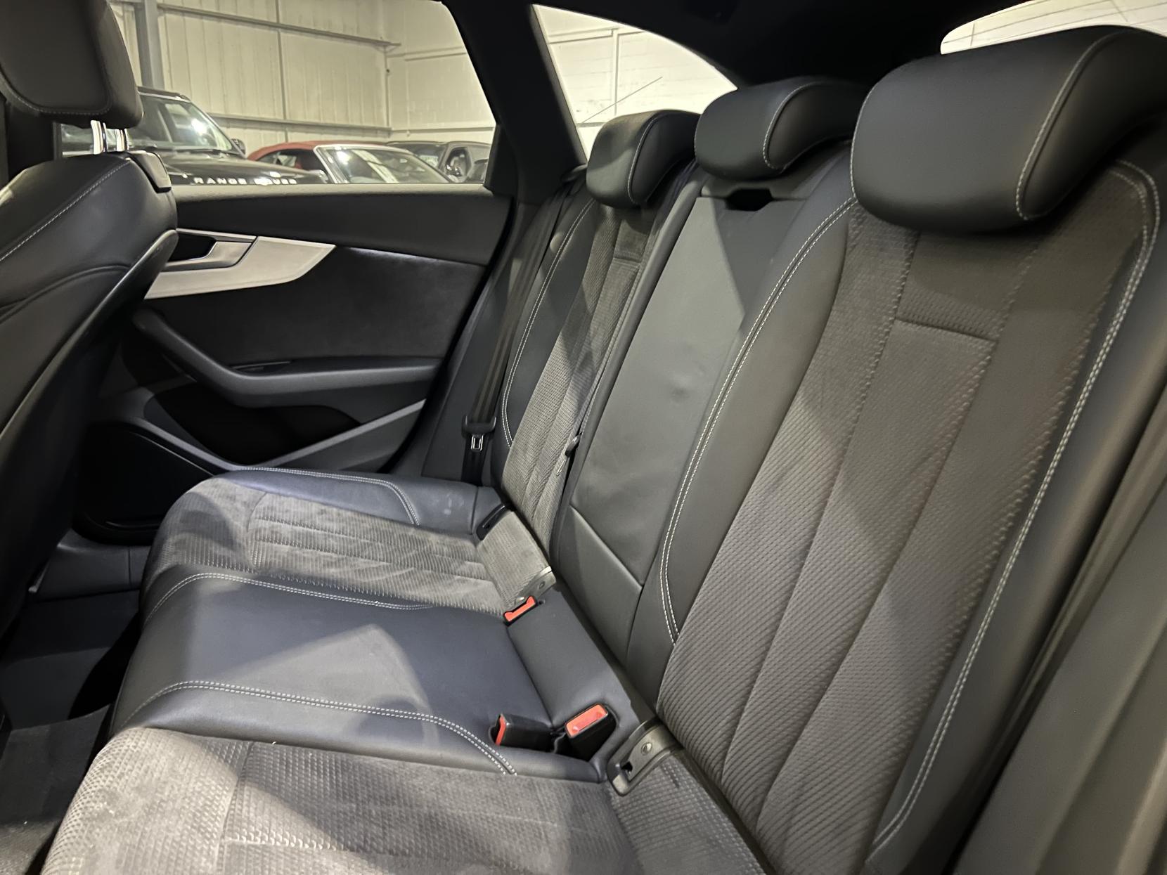 Audi A4 Avant 2.0 TDI ultra S line Estate 5dr Diesel S Tronic Euro 6 (s/s) (190 ps)