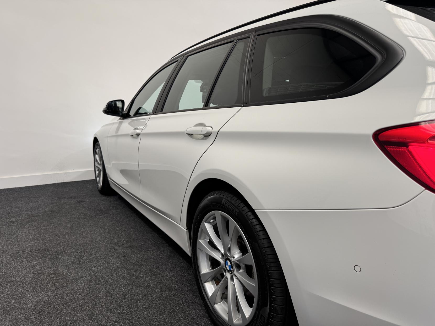 BMW 3 Series 2.0 318d SE Touring 5dr Diesel Manual Euro 6 (s/s) (150 ps)