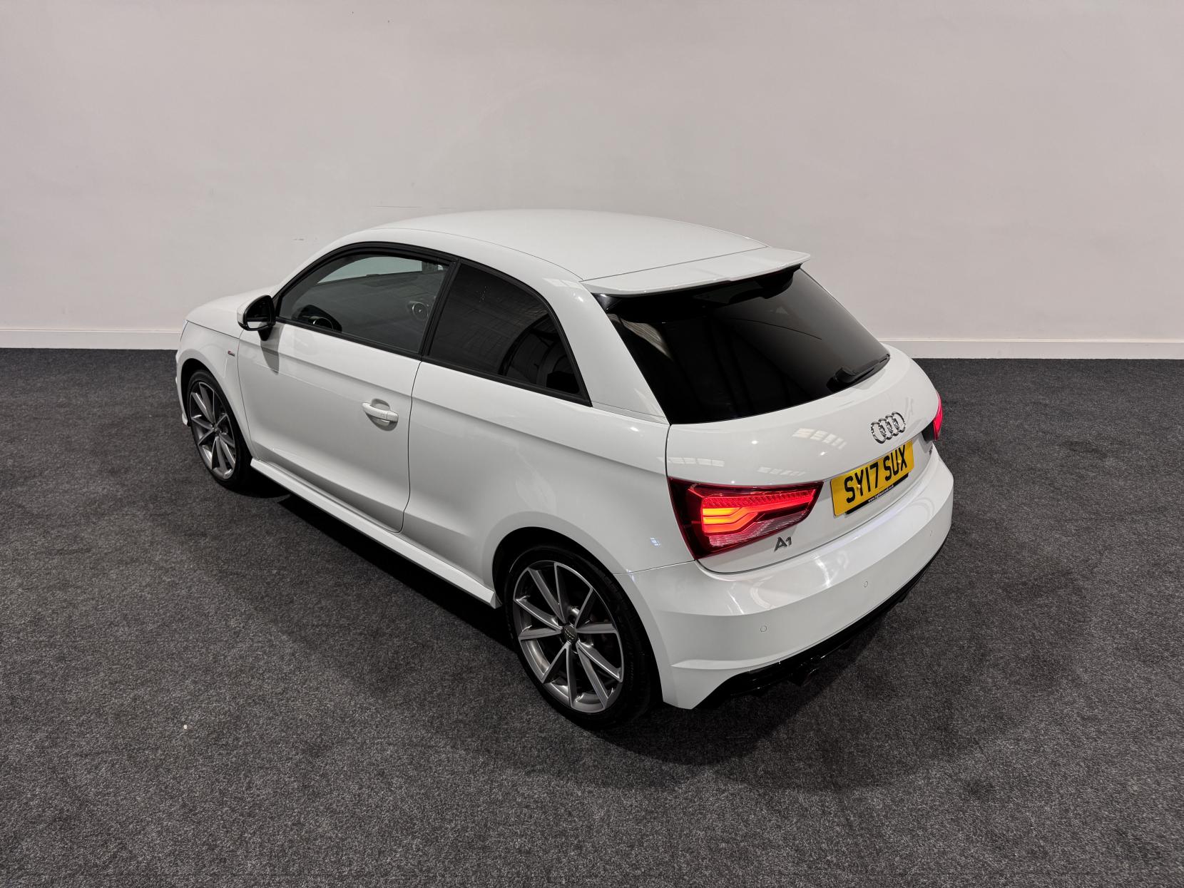 Audi A1 1.6 TDI Black Edition Hatchback 3dr Diesel Manual Euro 6 (s/s) (116 ps)