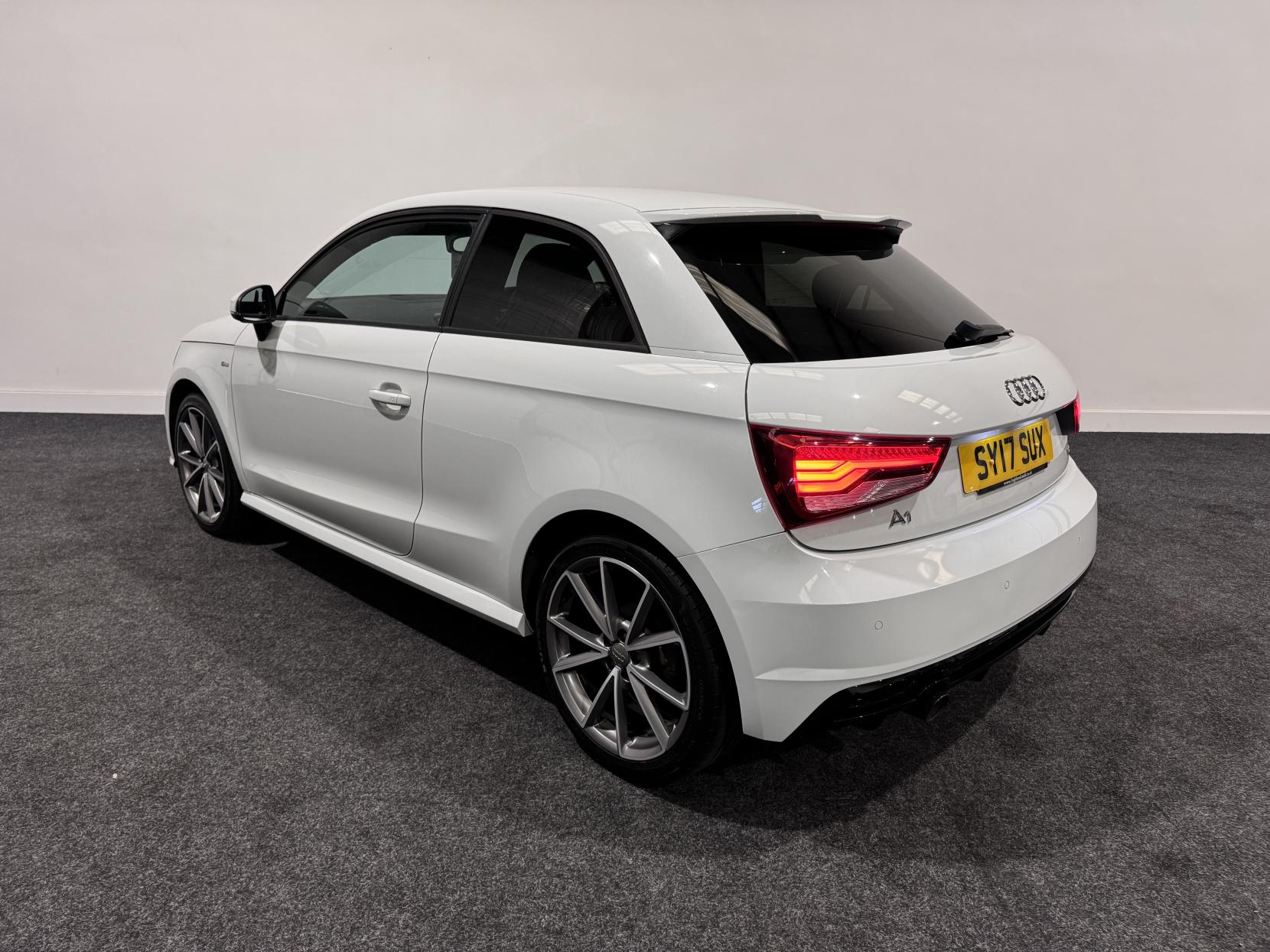 Audi A1 1.6 TDI Black Edition Hatchback 3dr Diesel Manual Euro 6 (s/s) (116 ps)