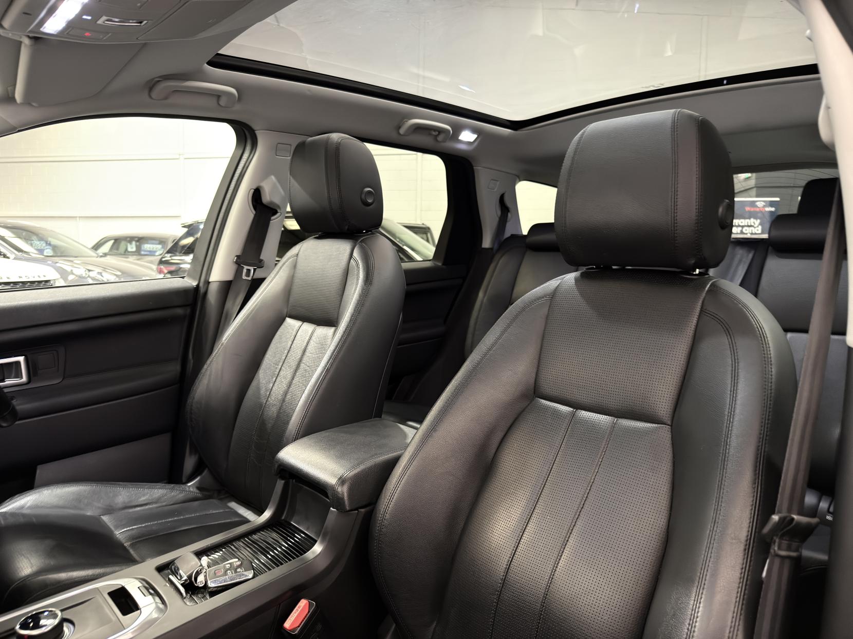 Land Rover Discovery Sport 2.0 TD4 HSE Black SUV 5dr Diesel Auto 4WD Euro 6 (s/s) (180 ps)