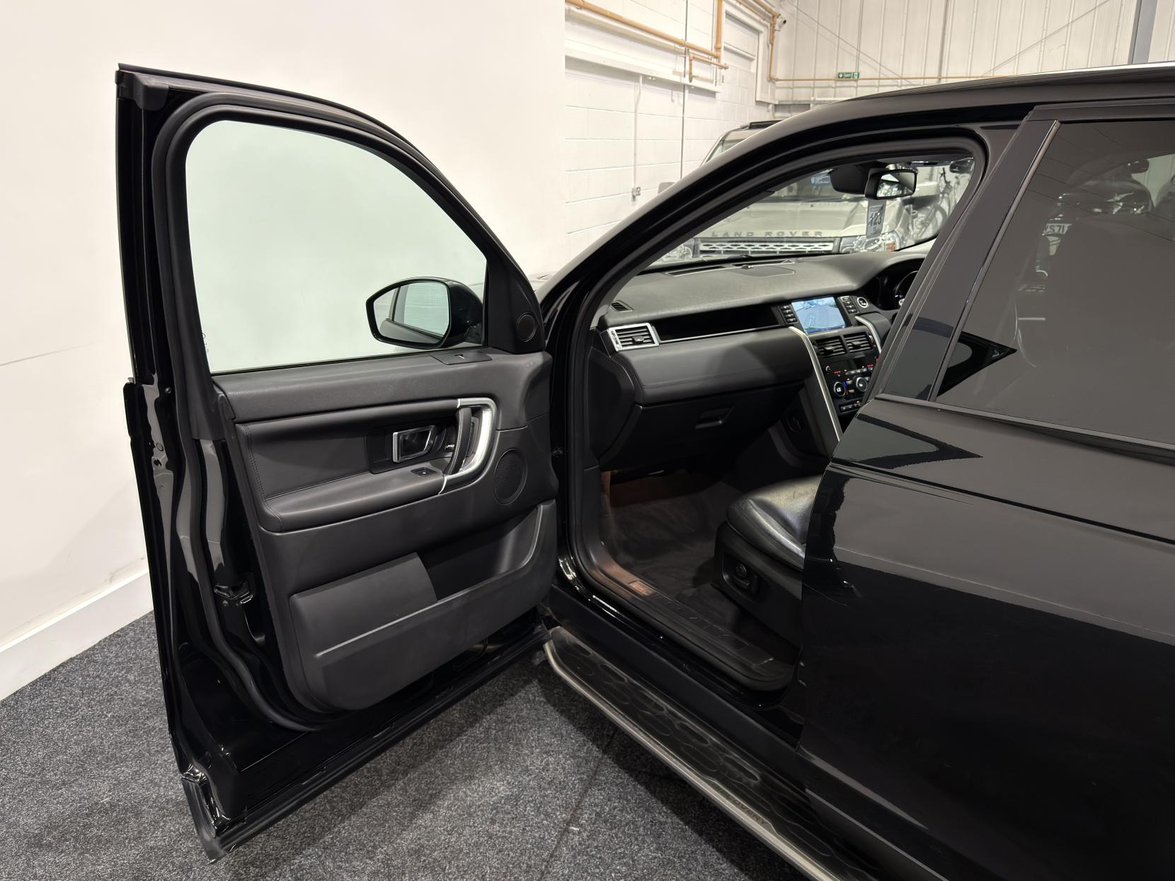 Land Rover Discovery Sport 2.0 TD4 HSE Black SUV 5dr Diesel Auto 4WD Euro 6 (s/s) (180 ps)