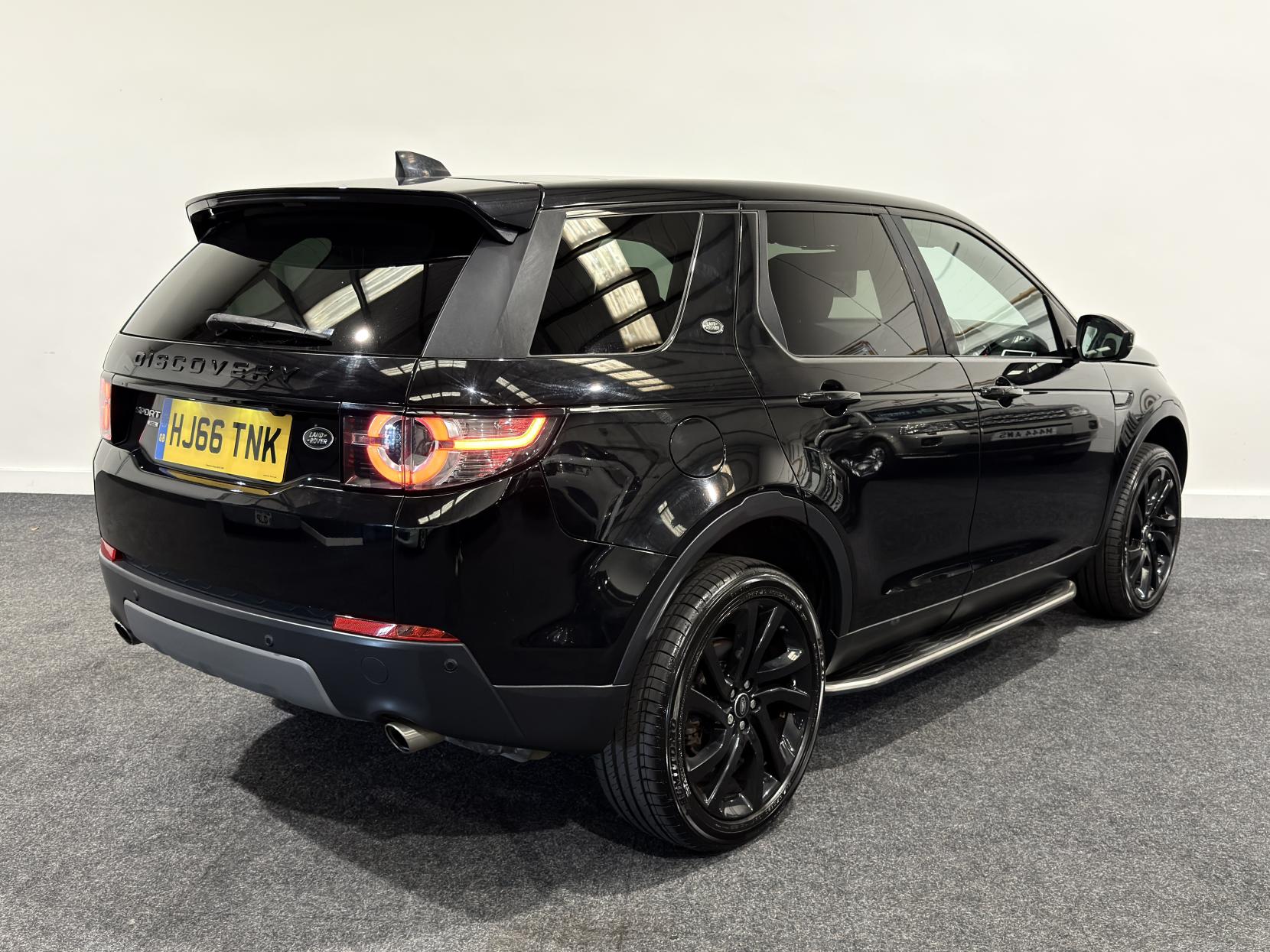 Land Rover Discovery Sport 2.0 TD4 HSE Black SUV 5dr Diesel Auto 4WD Euro 6 (s/s) (180 ps)