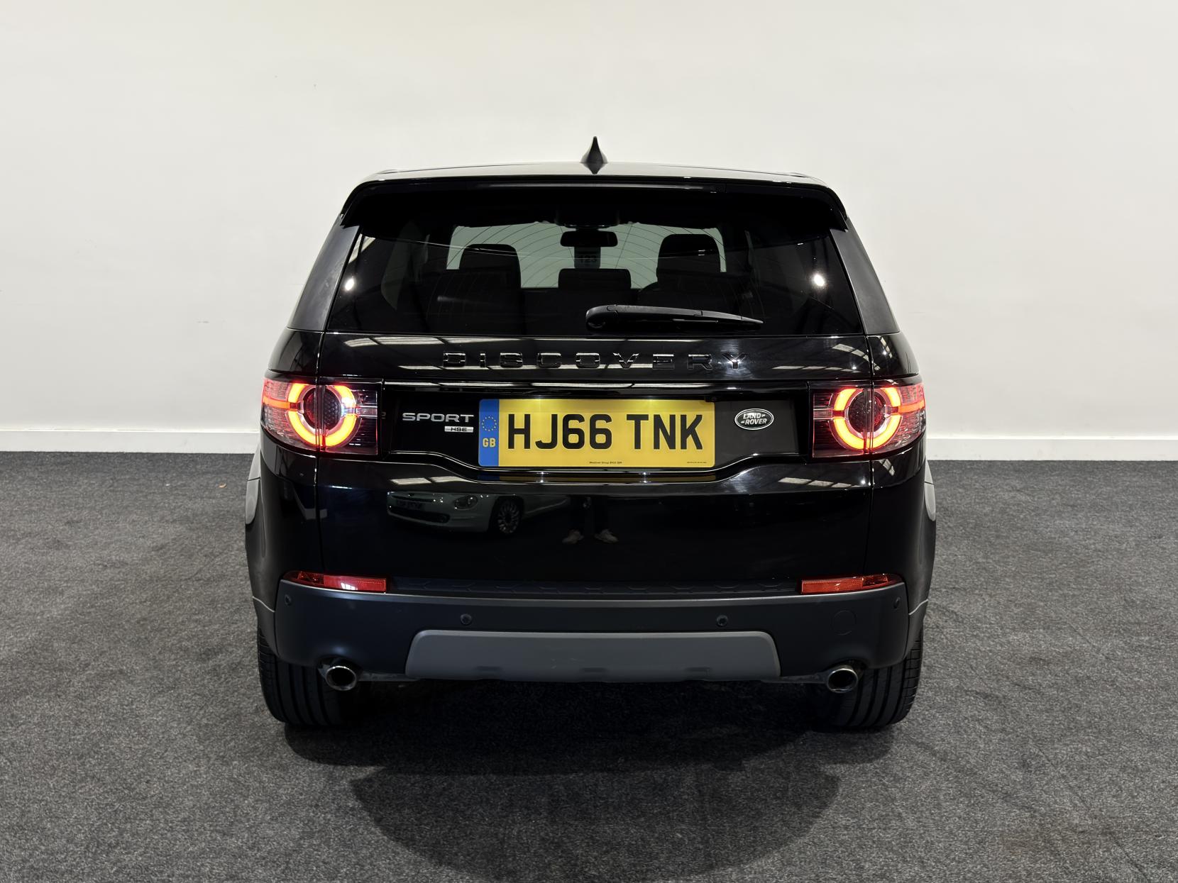 Land Rover Discovery Sport 2.0 TD4 HSE Black SUV 5dr Diesel Auto 4WD Euro 6 (s/s) (180 ps)