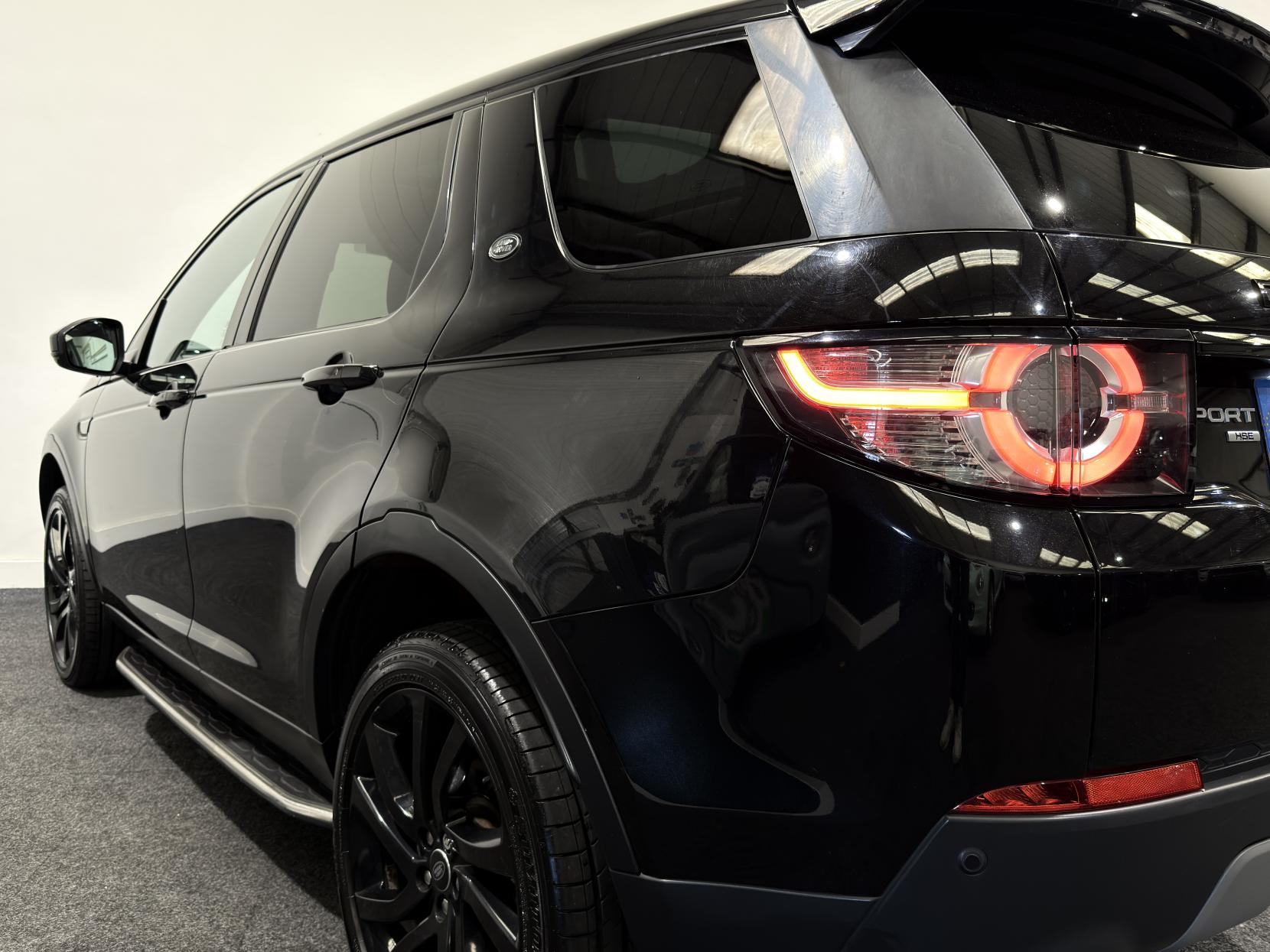Land Rover Discovery Sport 2.0 TD4 HSE Black SUV 5dr Diesel Auto 4WD Euro 6 (s/s) (180 ps)