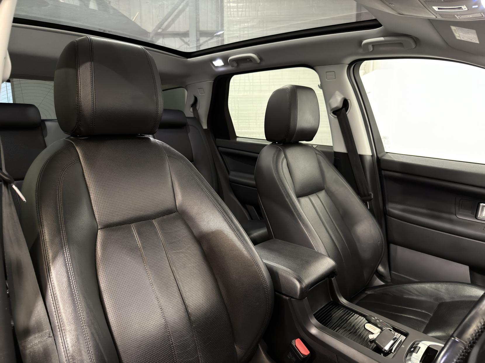 Land Rover Discovery Sport 2.0 TD4 HSE Black SUV 5dr Diesel Auto 4WD Euro 6 (s/s) (180 ps)