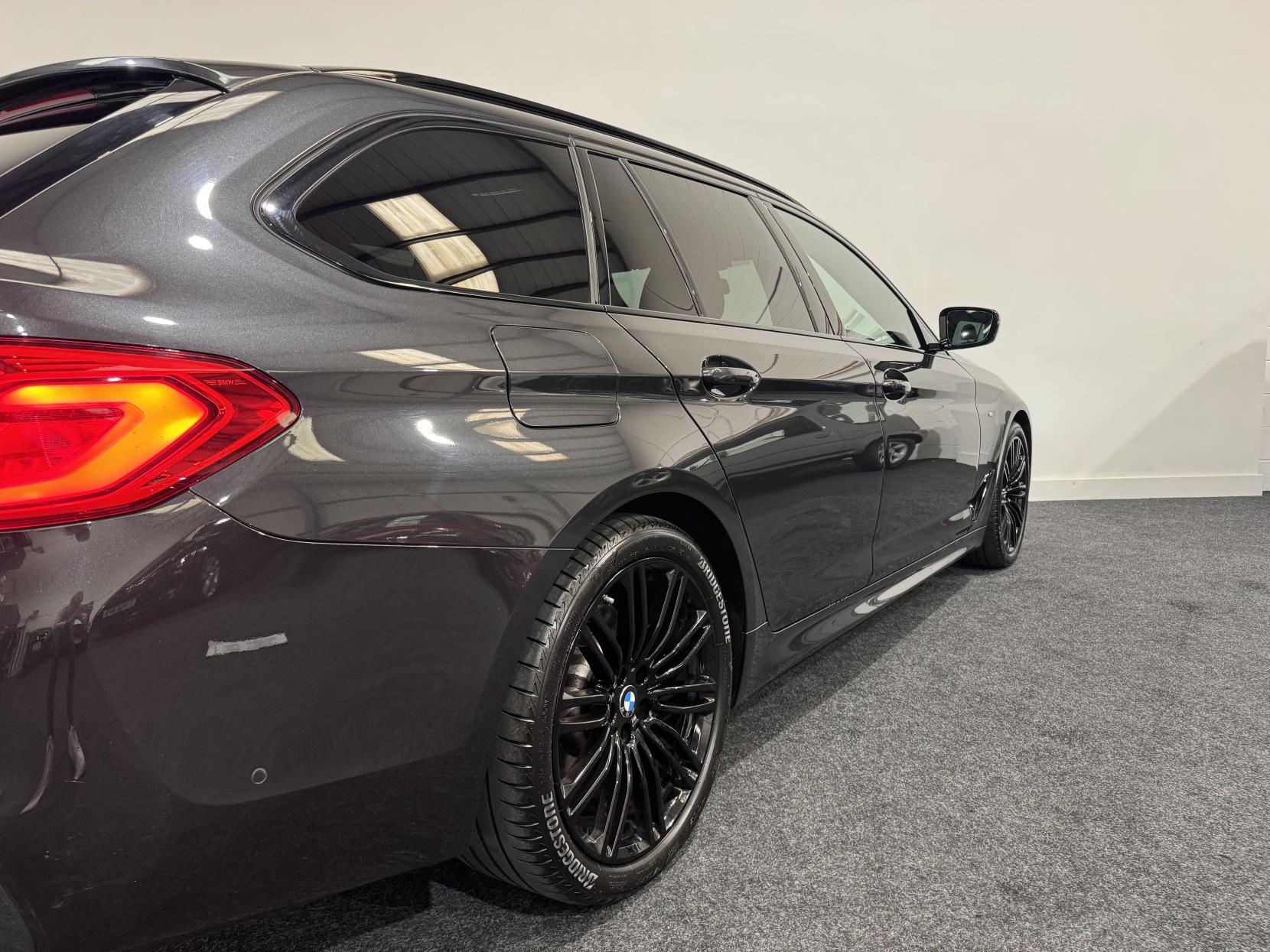 BMW 5 Series 2.0 520d MHT M Sport Touring 5dr Diesel Hybrid Auto Euro 6 (s/s) (190 ps)