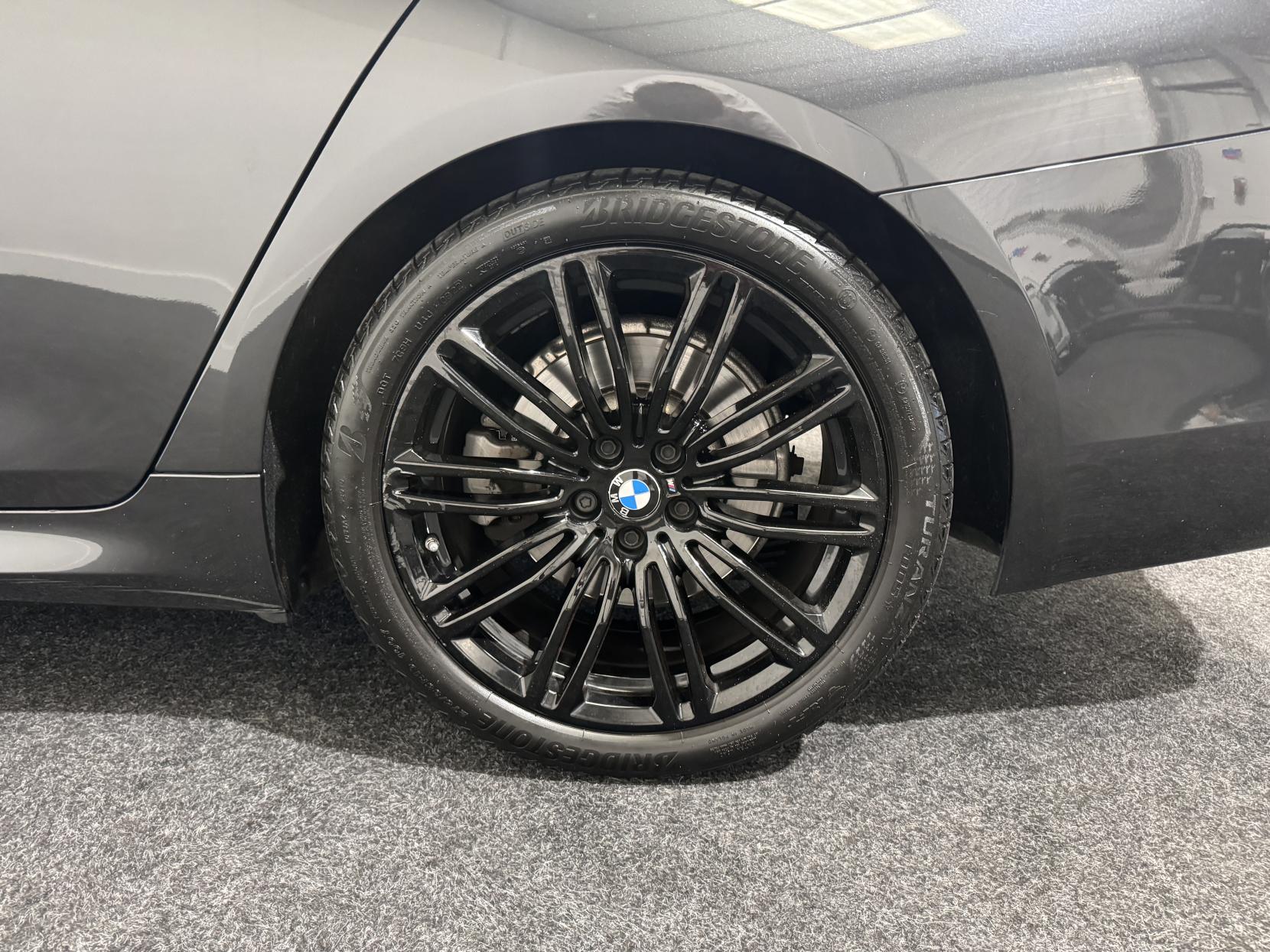 BMW 5 Series 2.0 520d MHT M Sport Touring 5dr Diesel Hybrid Auto Euro 6 (s/s) (190 ps)