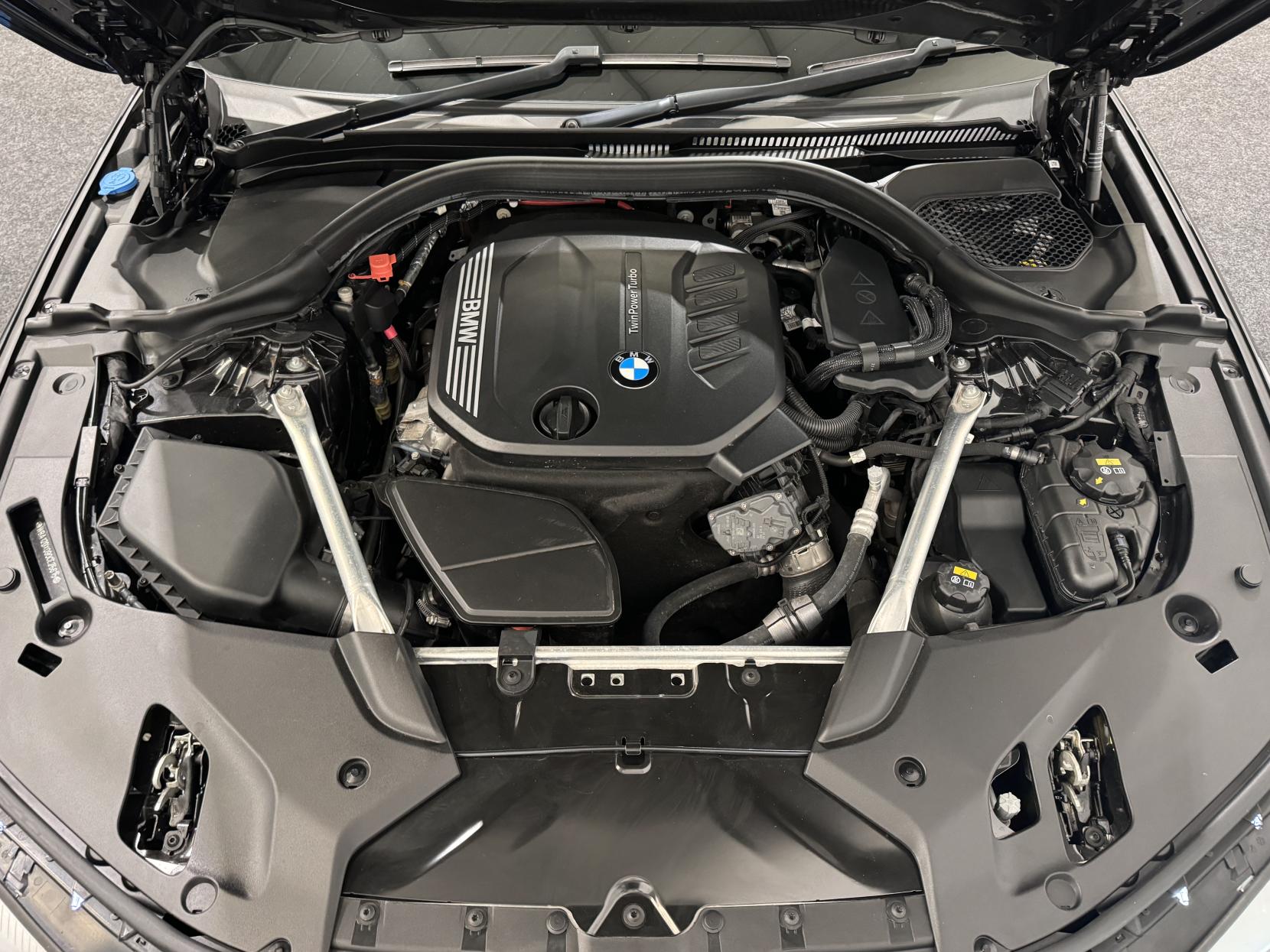 BMW 5 Series 2.0 520d MHT M Sport Touring 5dr Diesel Hybrid Auto Euro 6 (s/s) (190 ps)