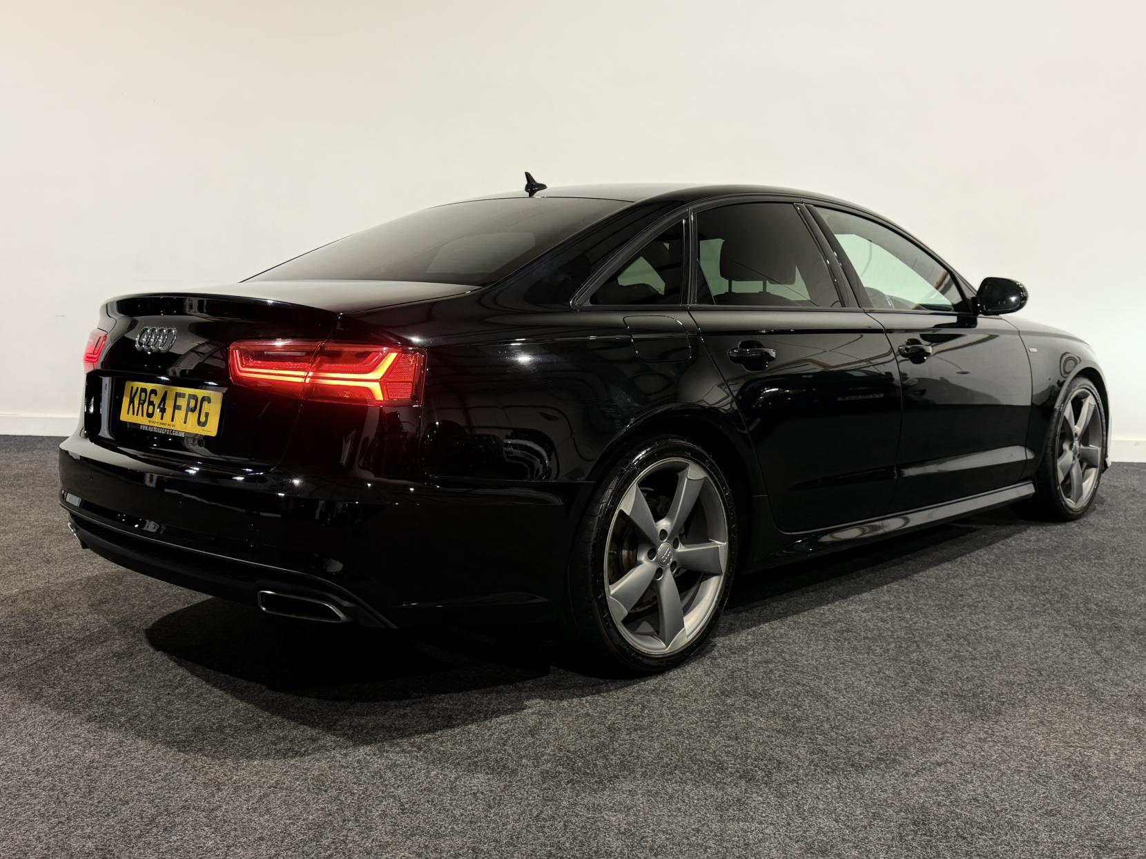 Audi A6 Saloon 2.0 TDI ultra Black Edition Saloon 4dr Diesel Manual Euro 6 (s/s) (190 ps)