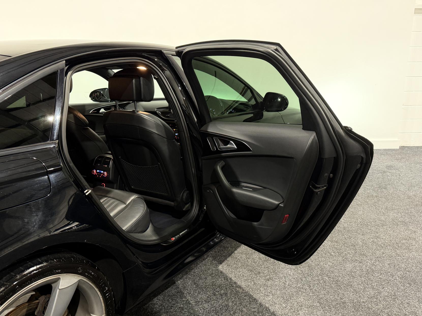 Audi A6 Saloon 2.0 TDI ultra Black Edition Saloon 4dr Diesel Manual Euro 6 (s/s) (190 ps)