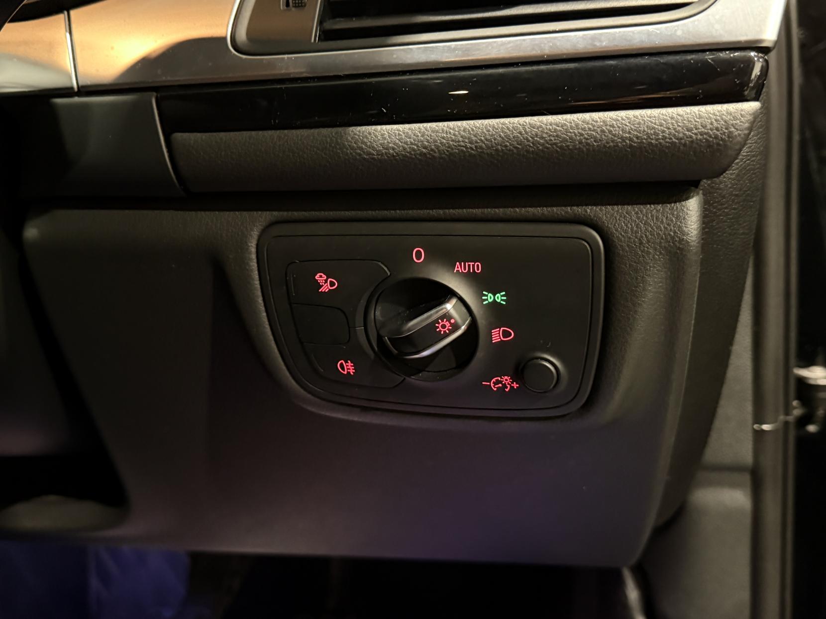 Audi A6 Saloon 2.0 TDI ultra Black Edition Saloon 4dr Diesel Manual Euro 6 (s/s) (190 ps)