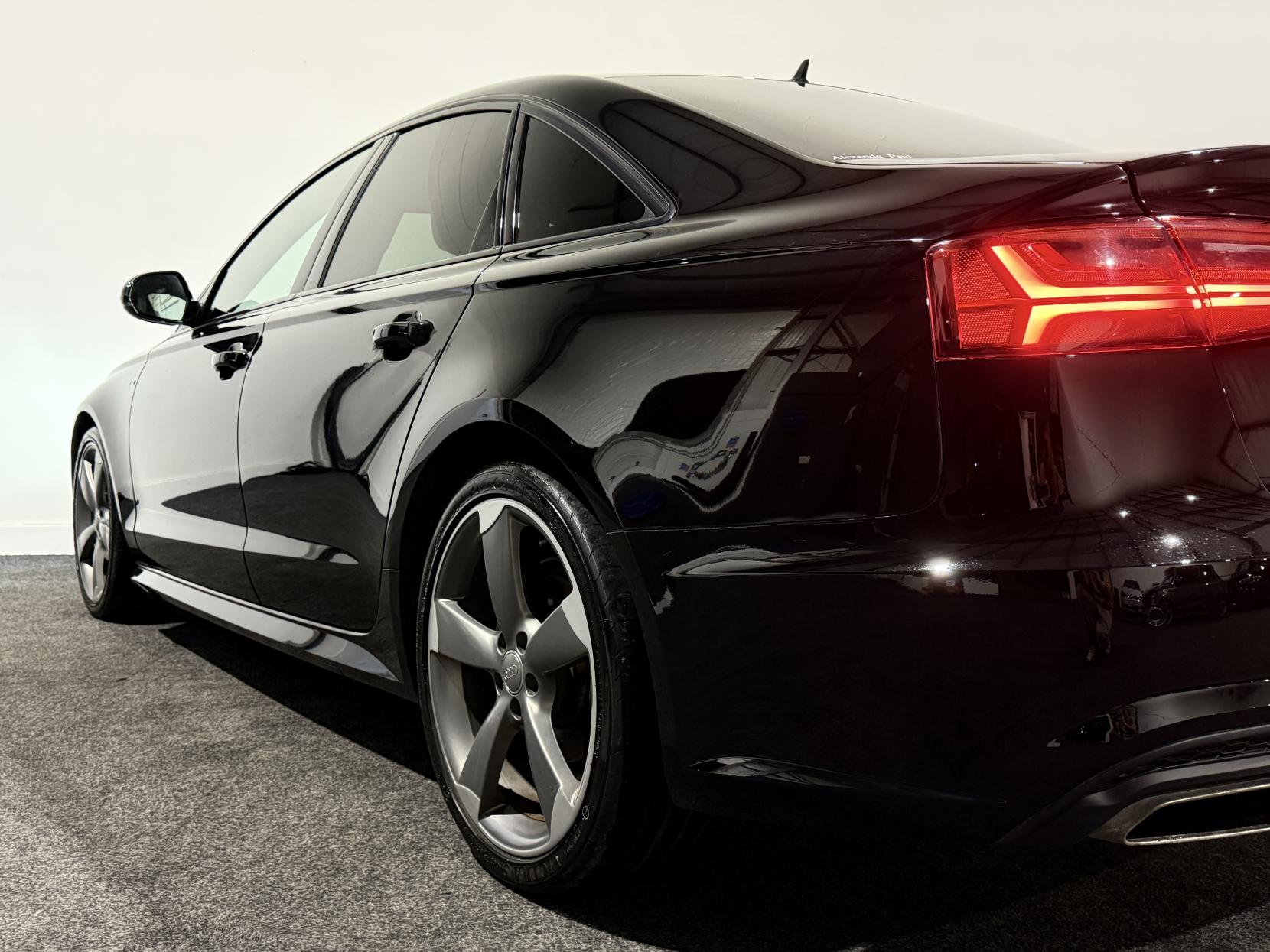 Audi A6 Saloon 2.0 TDI ultra Black Edition Saloon 4dr Diesel Manual Euro 6 (s/s) (190 ps)