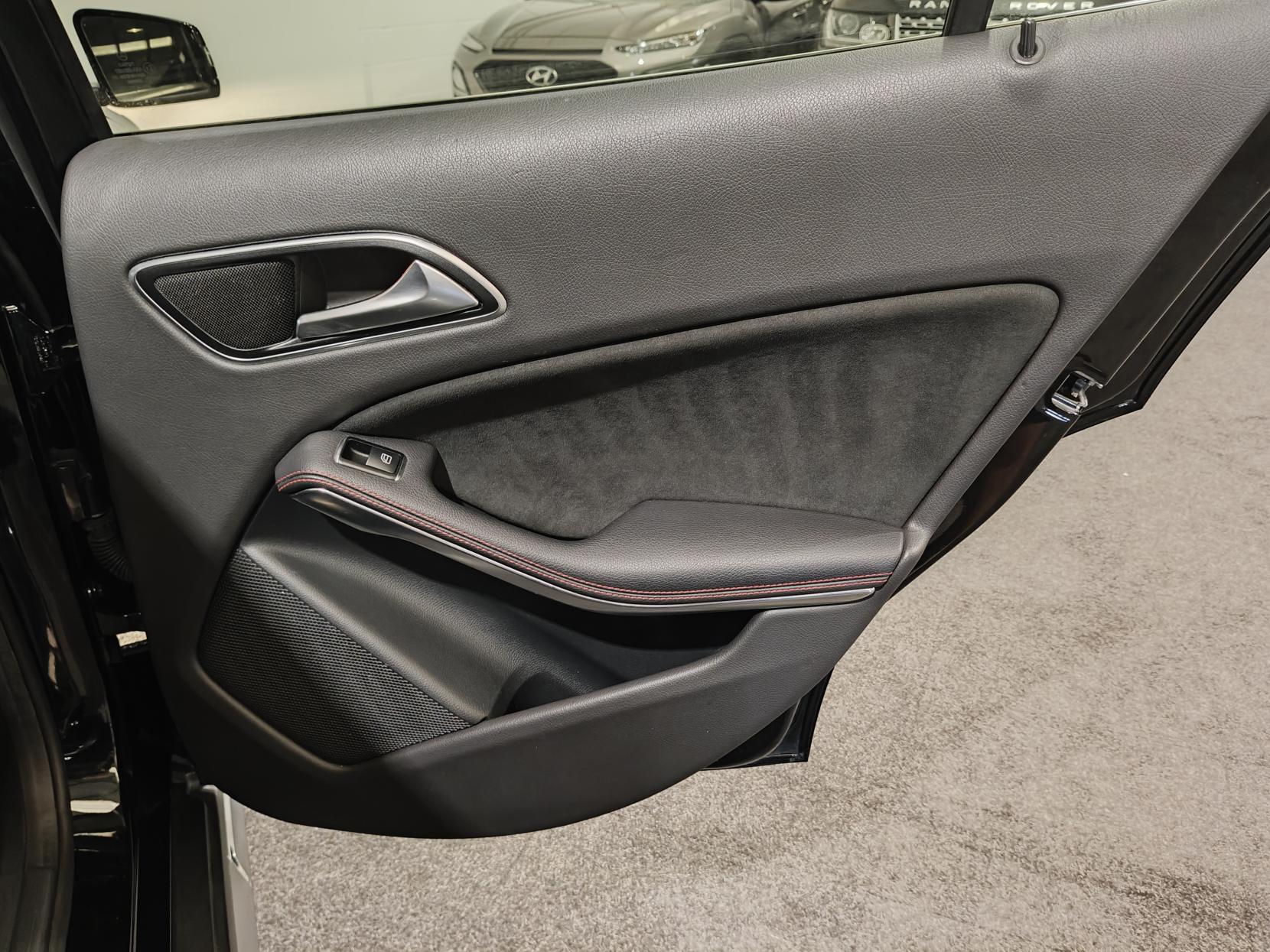 Mercedes-Benz GLA 2.1 GLA220d AMG Line SUV 5dr Diesel 7G-DCT 4MATIC Euro 6 (s/s) (177 ps)
