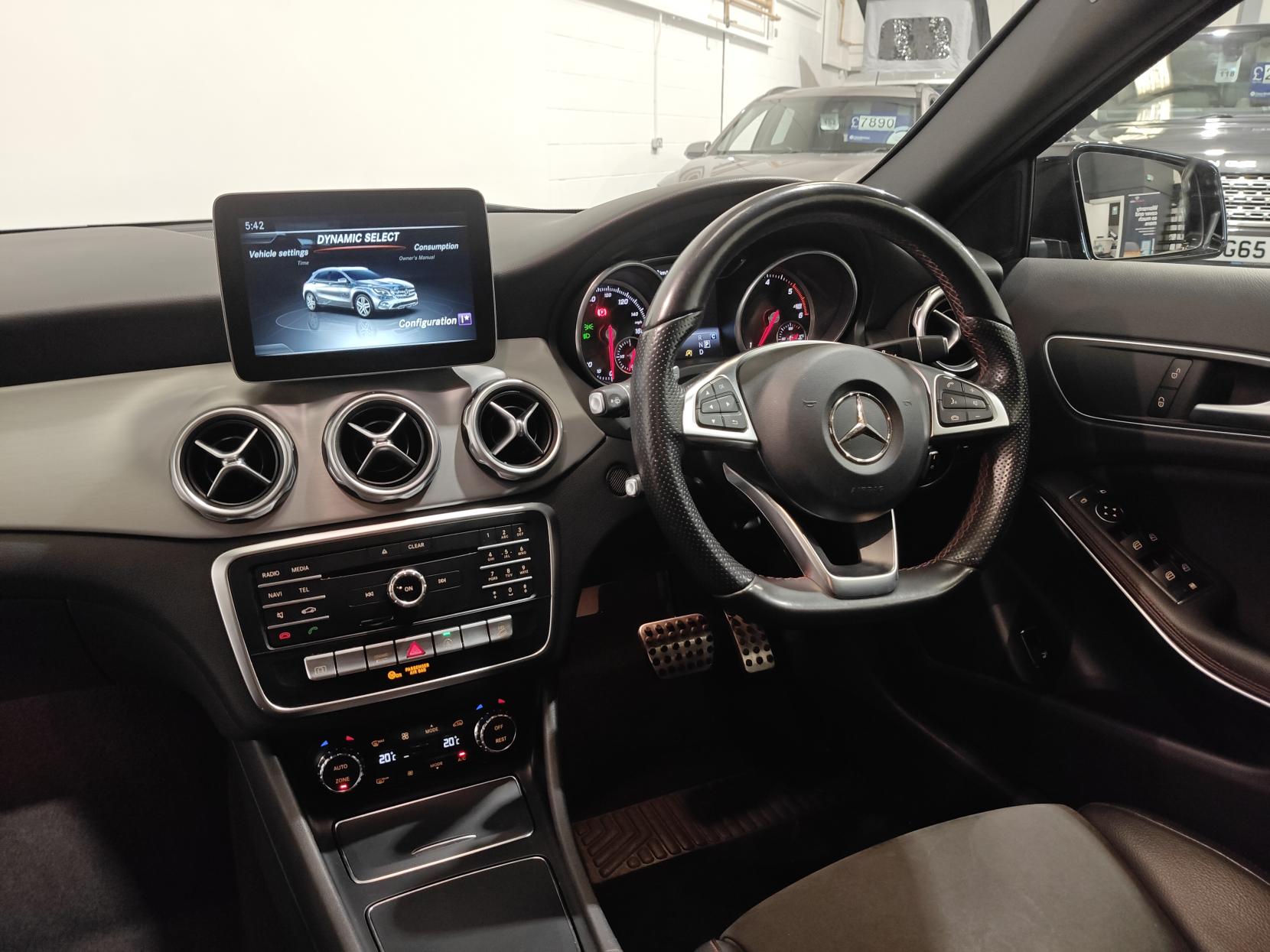 Mercedes-Benz GLA 2.1 GLA220d AMG Line SUV 5dr Diesel 7G-DCT 4MATIC Euro 6 (s/s) (177 ps)