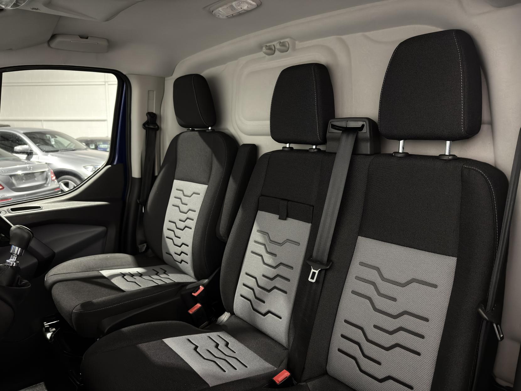 Ford Transit Custom 2.0 TDCi 290 Limited Panel Van 5dr Diesel Manual L2 H2 (157 g/km, 128 bhp)