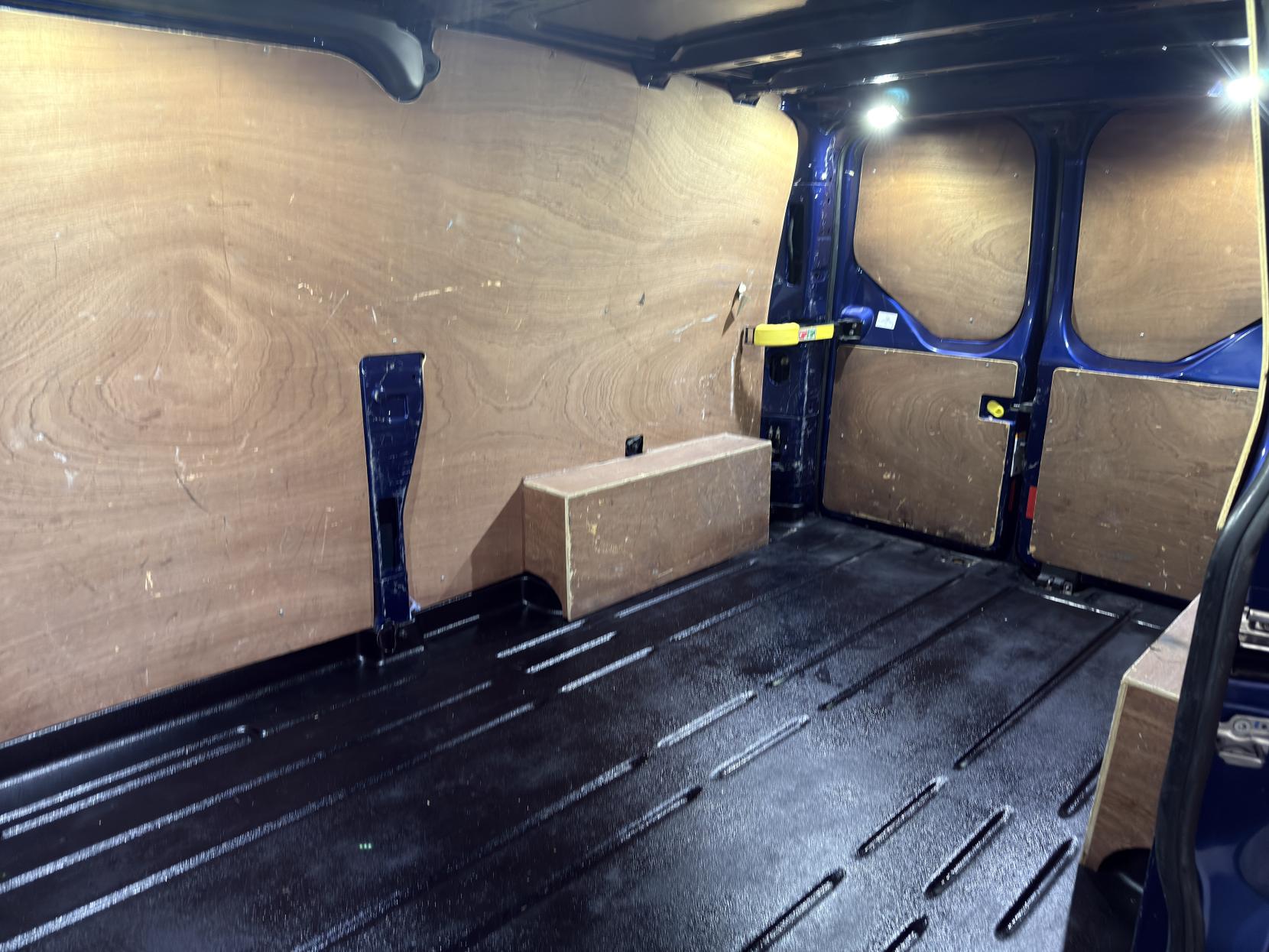 Ford Transit Custom 2.0 TDCi 290 Limited Panel Van 5dr Diesel Manual L2 H2 (157 g/km, 128 bhp)