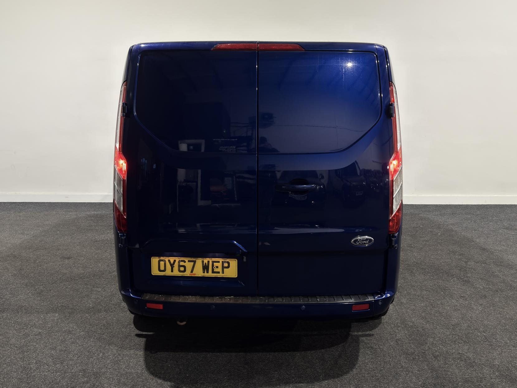 Ford Transit Custom 2.0 TDCi 290 Limited Panel Van 5dr Diesel Manual L2 H2 (157 g/km, 128 bhp)