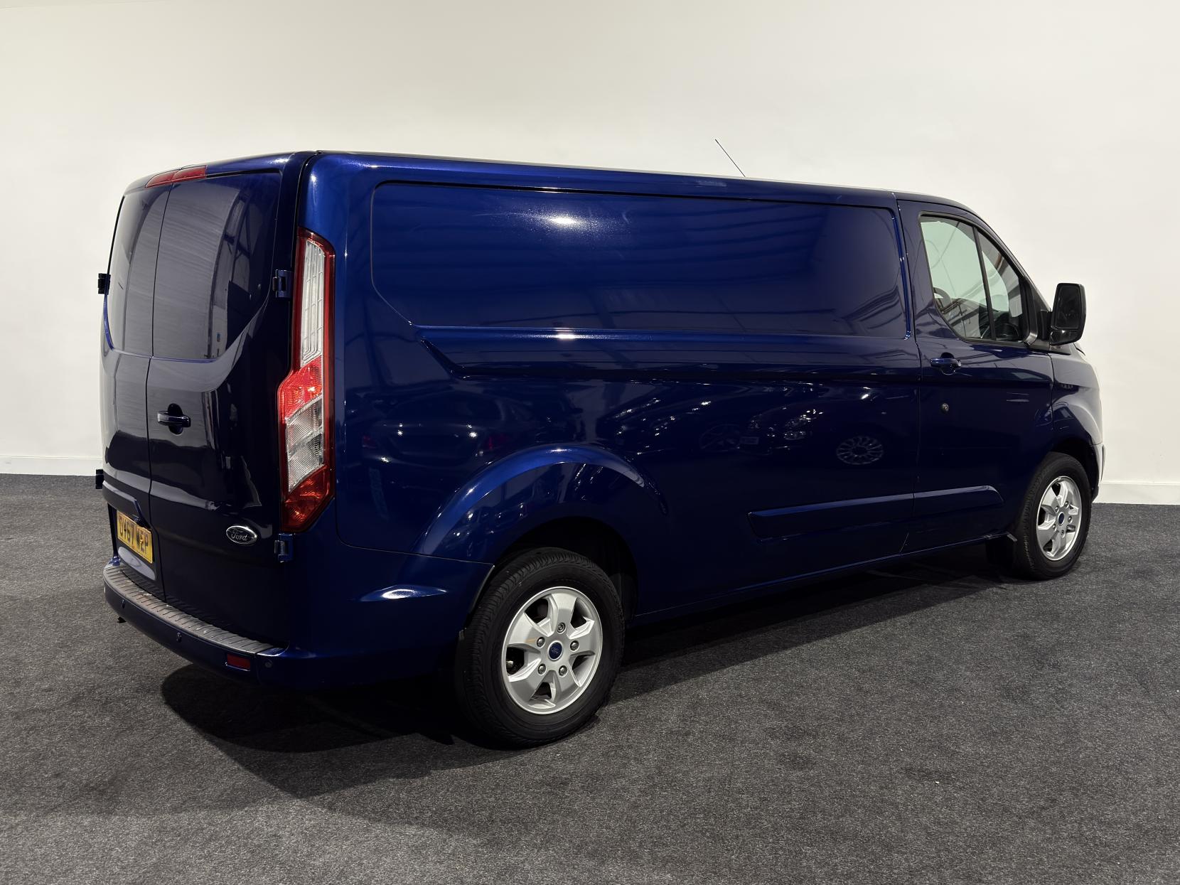 Ford Transit Custom 2.0 TDCi 290 Limited Panel Van 5dr Diesel Manual L2 H2 (157 g/km, 128 bhp)