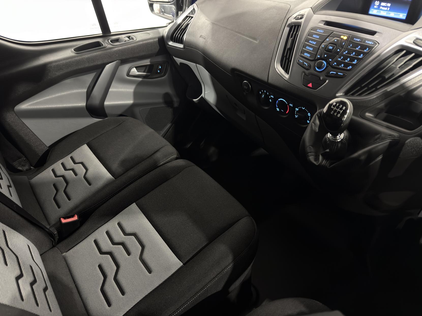 Ford Transit Custom 2.0 TDCi 290 Limited Panel Van 5dr Diesel Manual L2 H2 (157 g/km, 128 bhp)