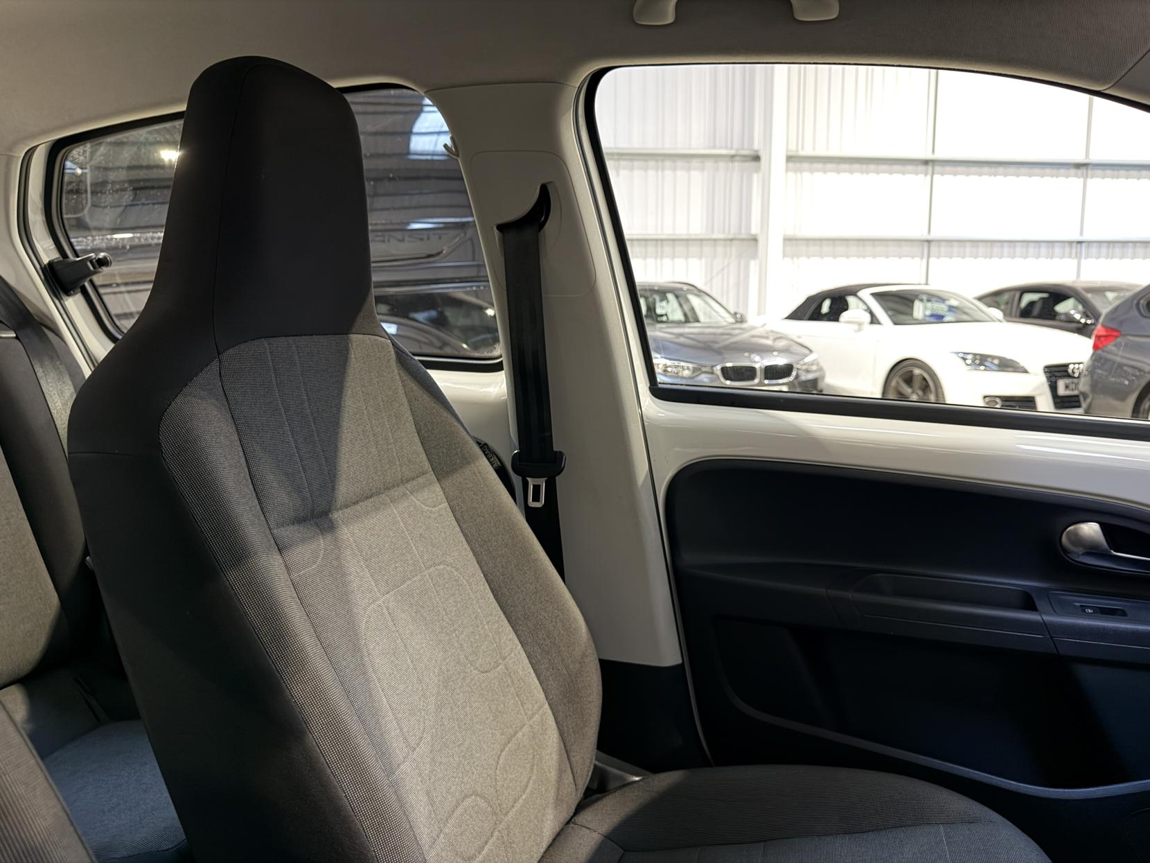 Volkswagen up! 1.0 Move up! Hatchback 5dr Petrol Manual Euro 6 (60 ps)