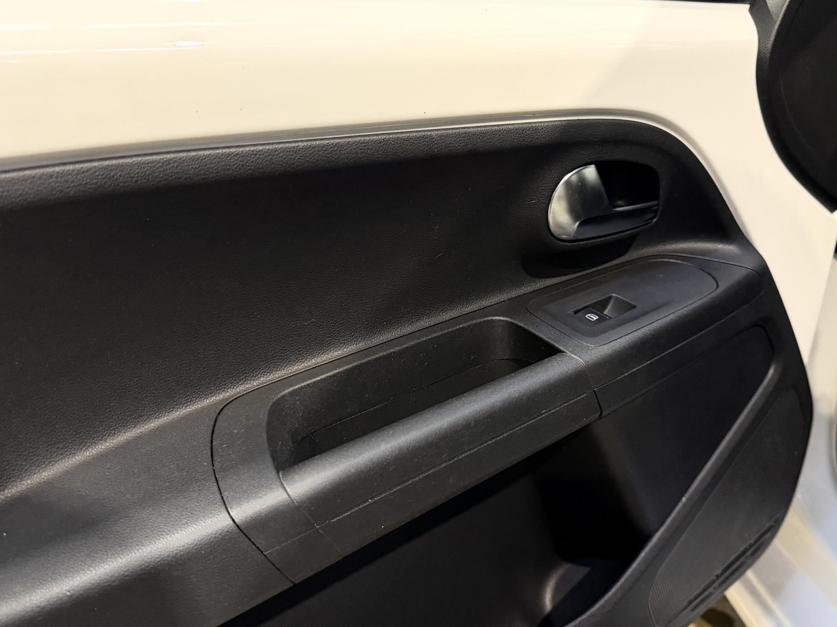 Volkswagen up! 1.0 Move up! Hatchback 5dr Petrol Manual Euro 6 (60 ps)