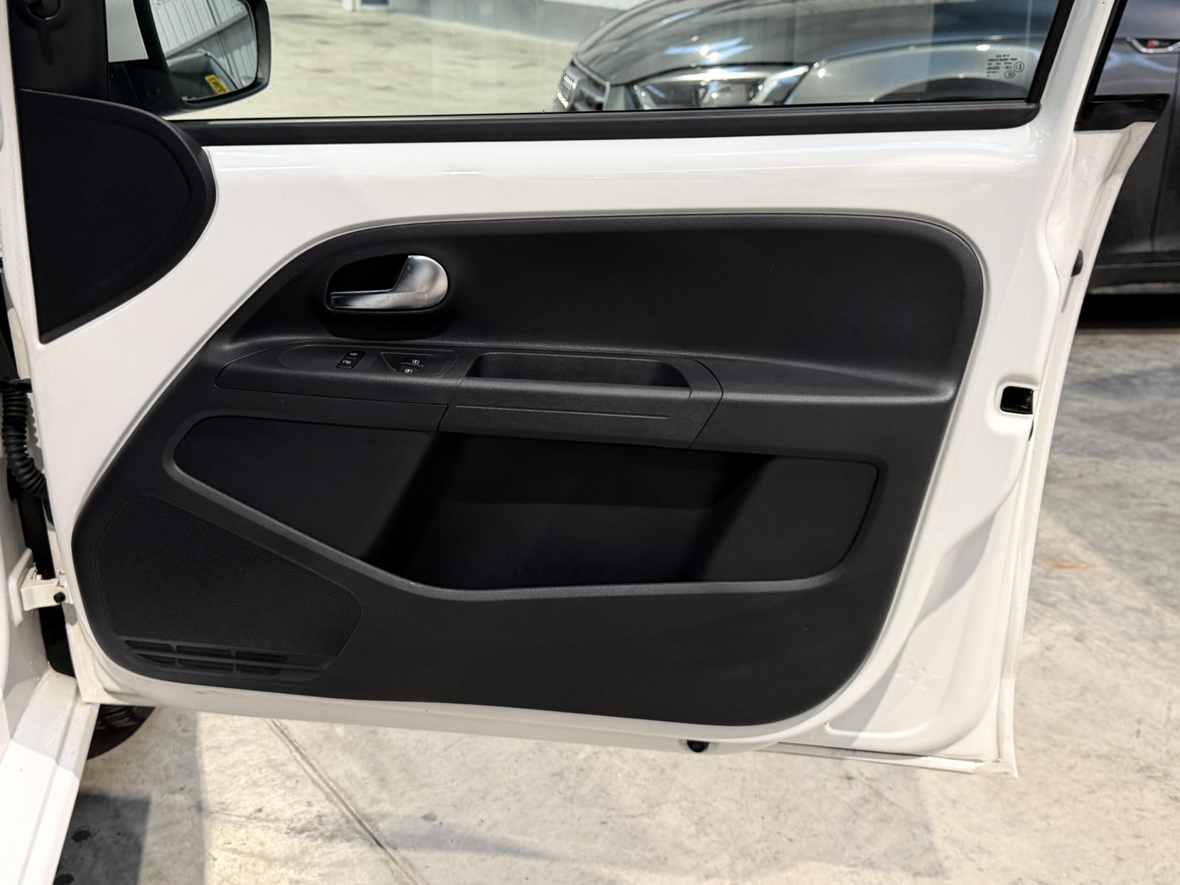 Volkswagen up! 1.0 Move up! Hatchback 5dr Petrol Manual Euro 6 (60 ps)