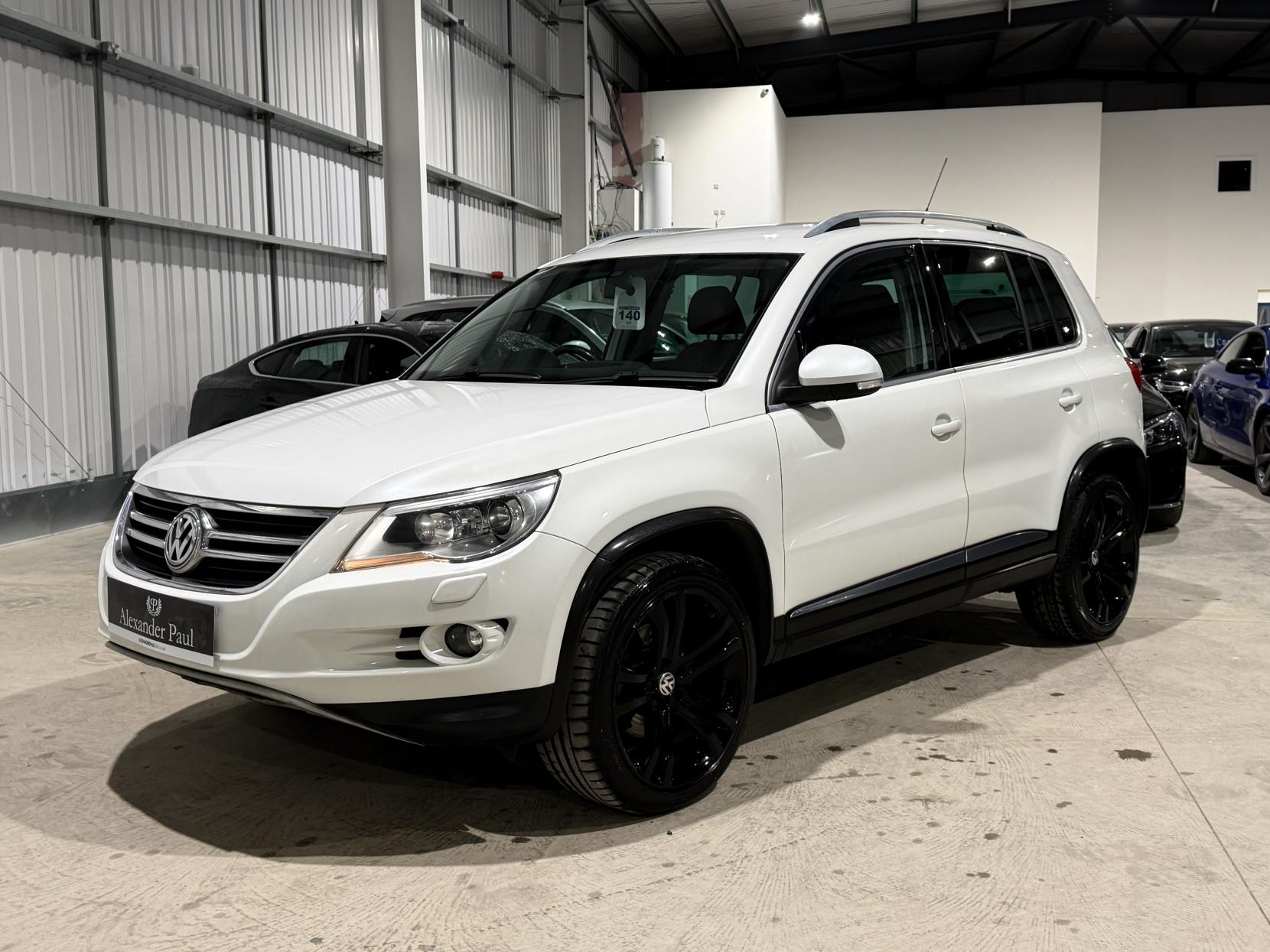 Volkswagen Tiguan 2.0 TDI Summit SUV 5dr Diesel DSG 4WD Euro 5 (140 ps)