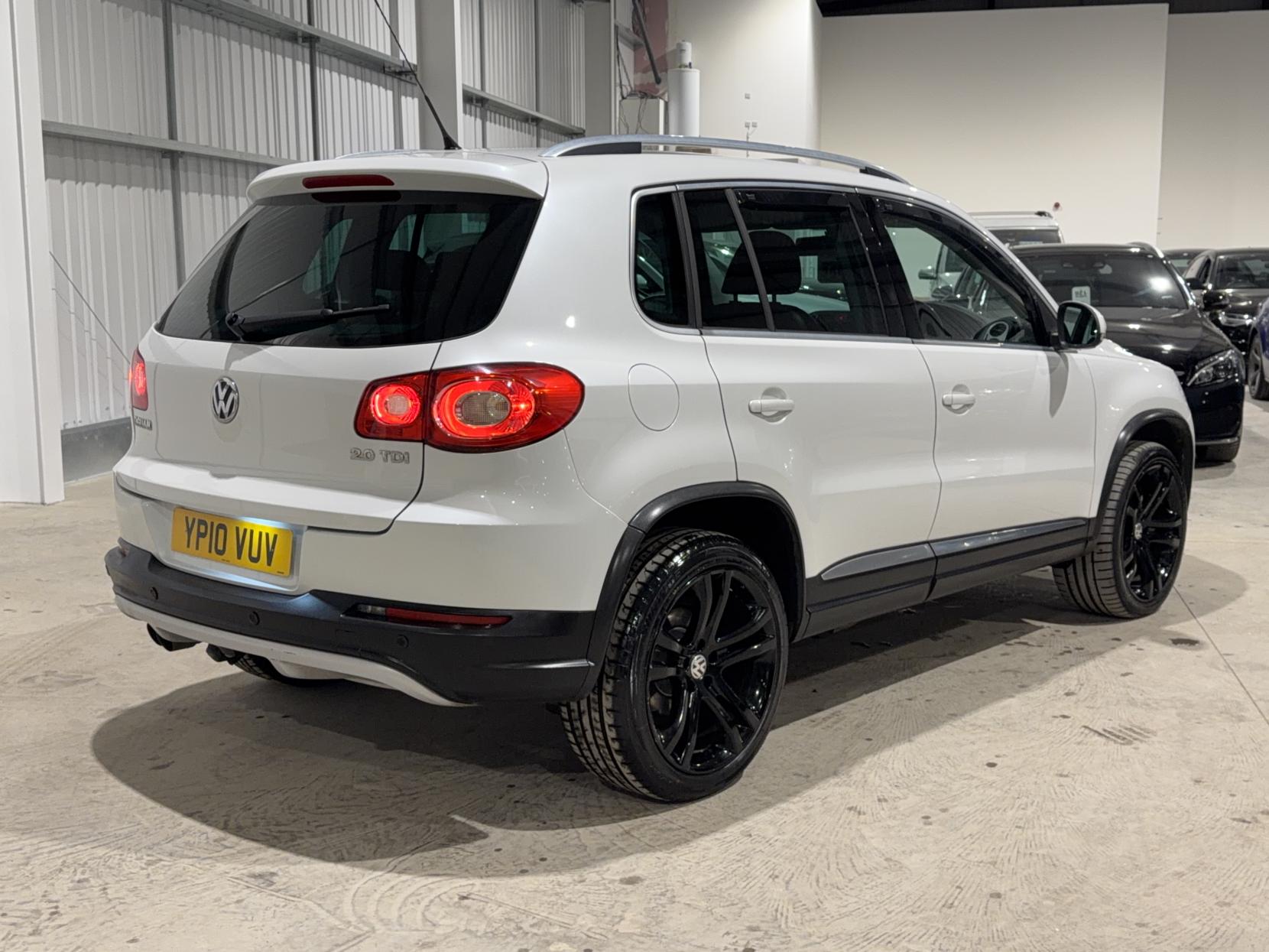 Volkswagen Tiguan 2.0 TDI Summit SUV 5dr Diesel DSG 4WD Euro 5 (140 ps)