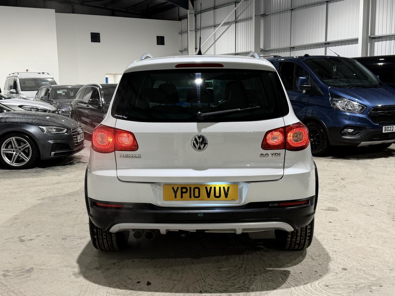 Volkswagen Tiguan 2.0 TDI Summit SUV 5dr Diesel DSG 4WD Euro 5 (140 ps)