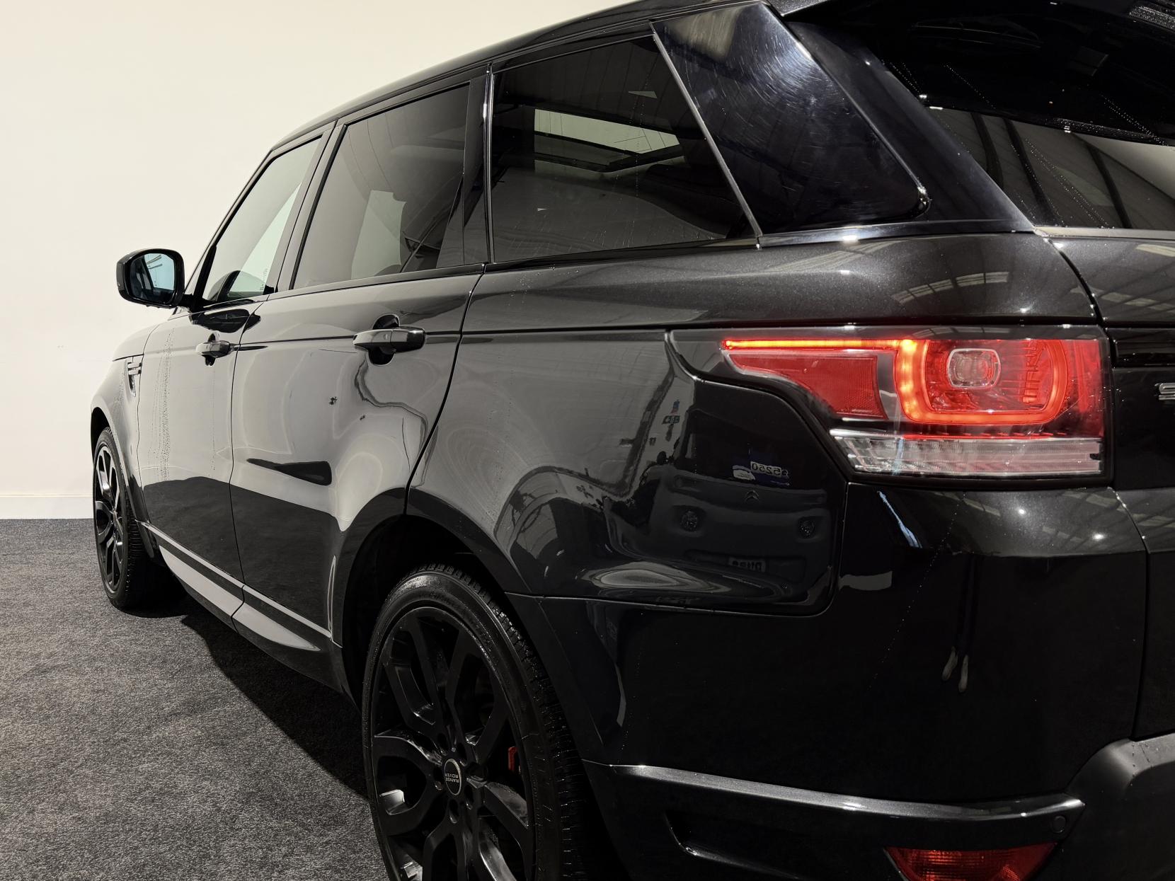 Land Rover Range Rover Sport 3.0 SD V6 Autobiography Dynamic SUV 5dr Diesel Auto 4WD Euro 5 (s/s) (306 ps)