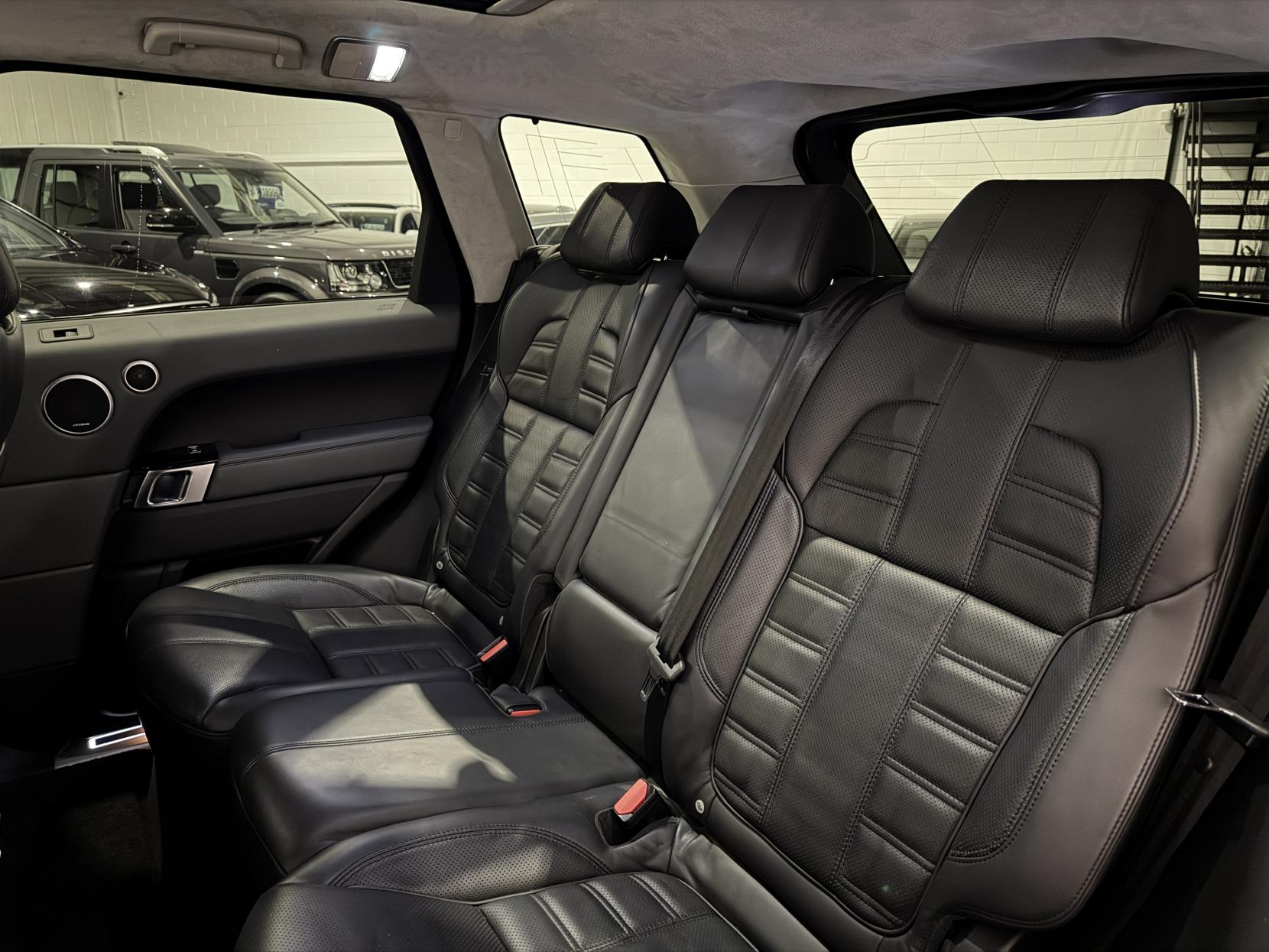Land Rover Range Rover Sport 3.0 SD V6 Autobiography Dynamic SUV 5dr Diesel Auto 4WD Euro 5 (s/s) (306 ps)