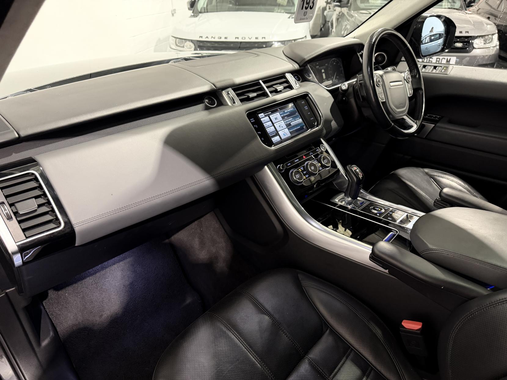 Land Rover Range Rover Sport 3.0 SD V6 Autobiography Dynamic SUV 5dr Diesel Auto 4WD Euro 5 (s/s) (306 ps)