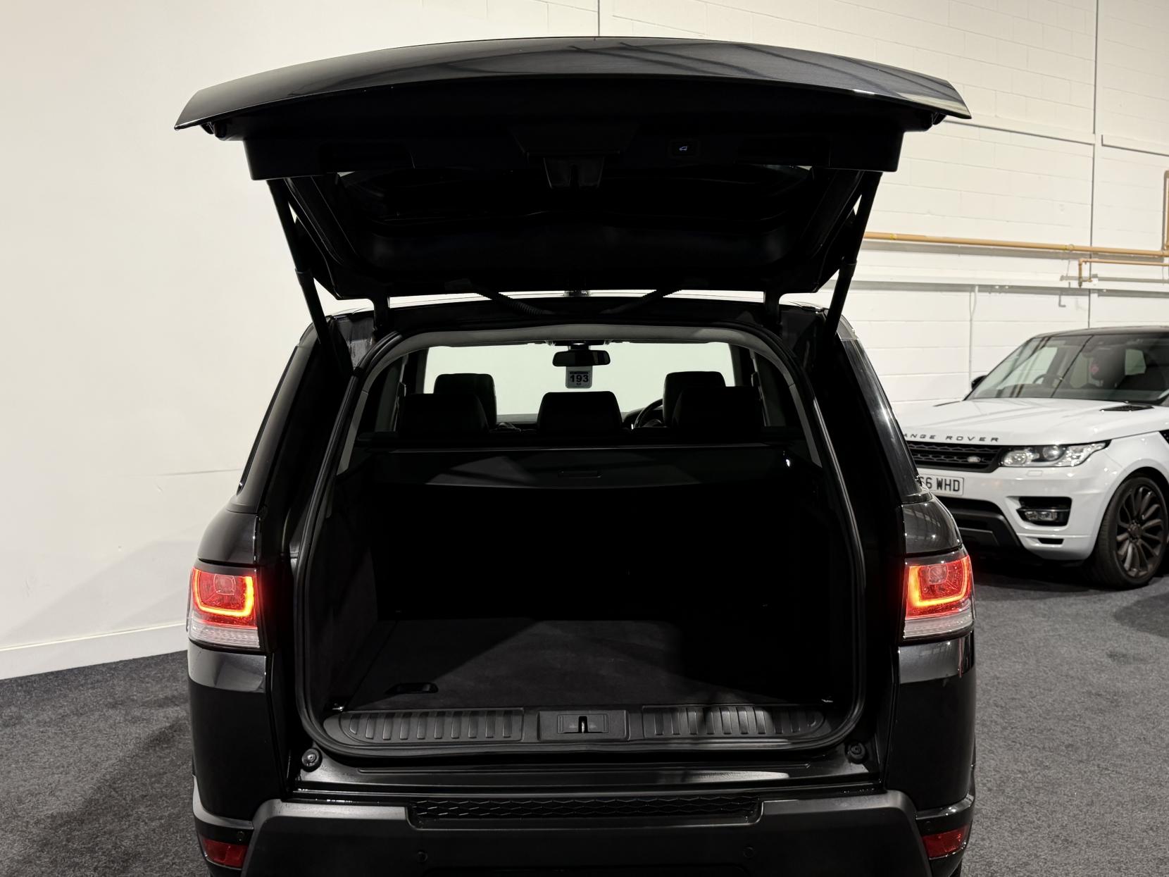 Land Rover Range Rover Sport 3.0 SD V6 Autobiography Dynamic SUV 5dr Diesel Auto 4WD Euro 5 (s/s) (306 ps)