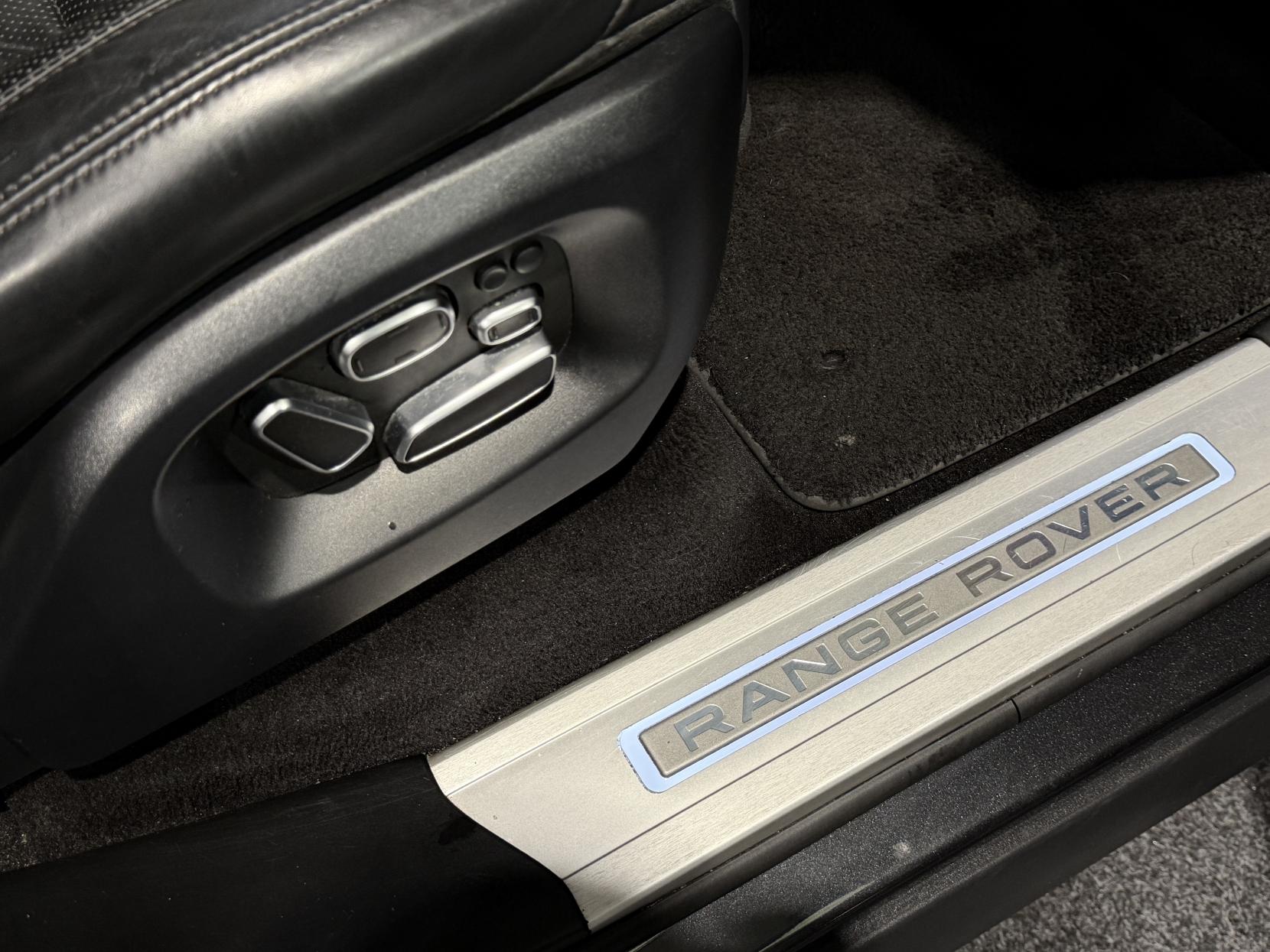 Land Rover Range Rover Sport 3.0 SD V6 Autobiography Dynamic SUV 5dr Diesel Auto 4WD Euro 5 (s/s) (306 ps)