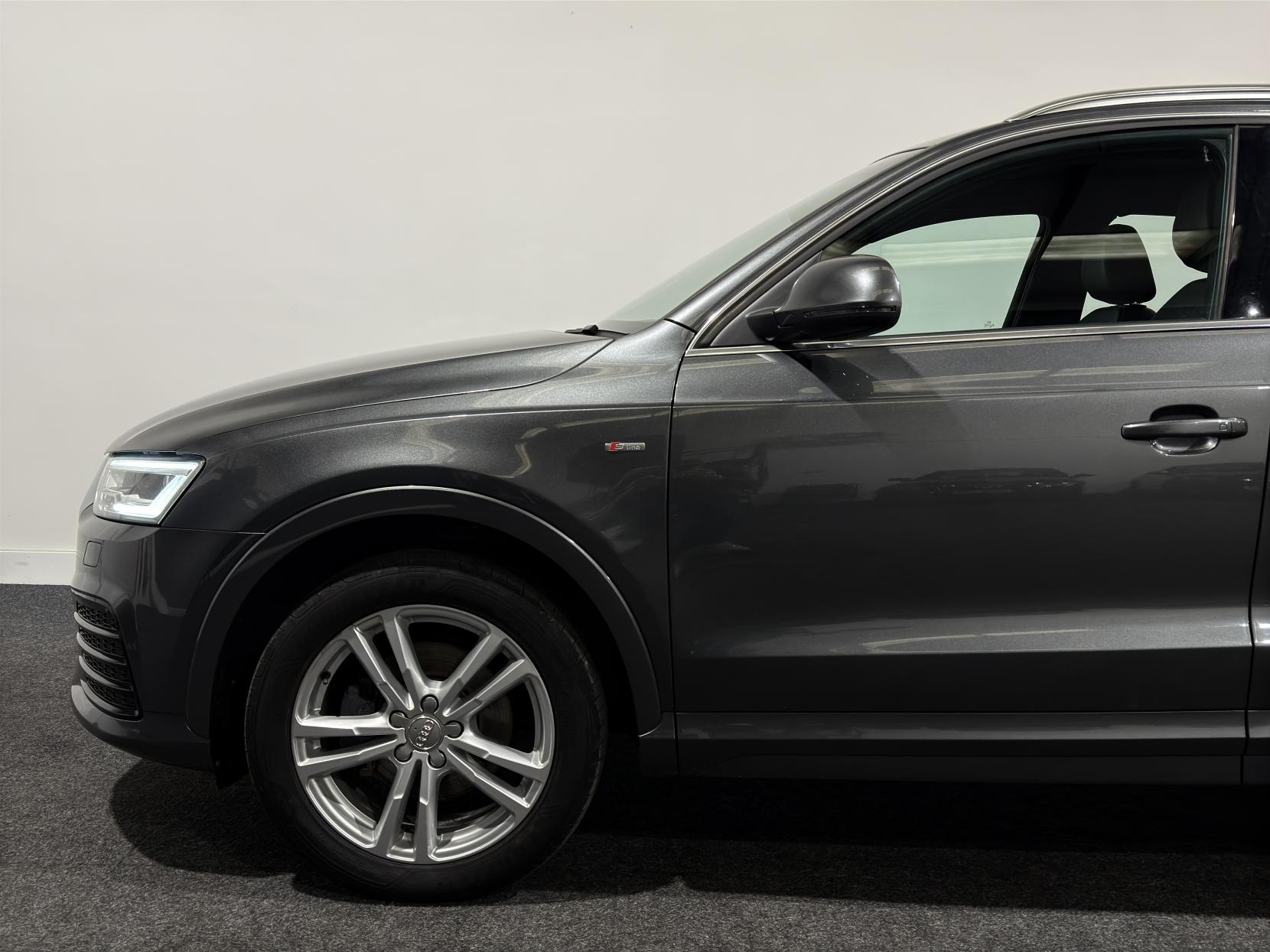 Audi Q3 1.4 TFSI CoD S line SUV 5dr Petrol Manual Euro 6 (s/s) (150 ps)