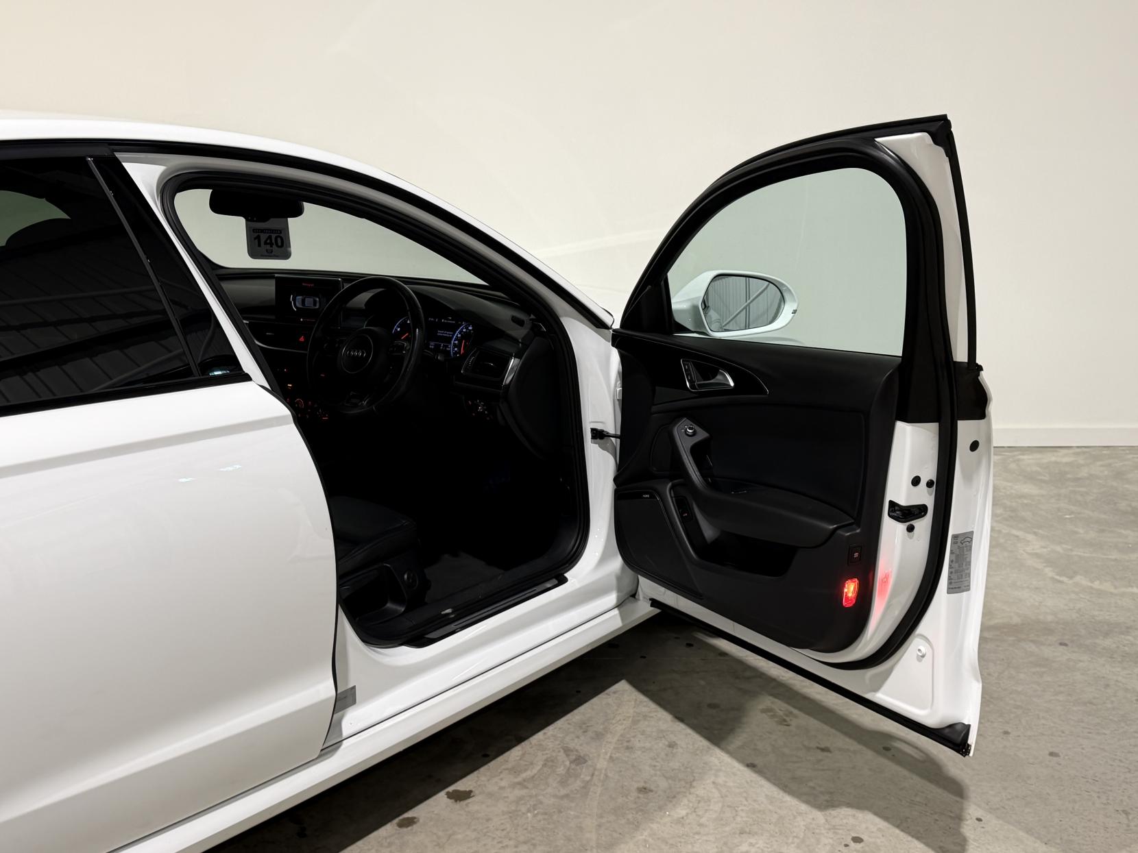 Audi A6 Saloon 2.0 TDI ultra Black Edition Saloon 4dr Diesel S Tronic Euro 6 (s/s) (190 ps)