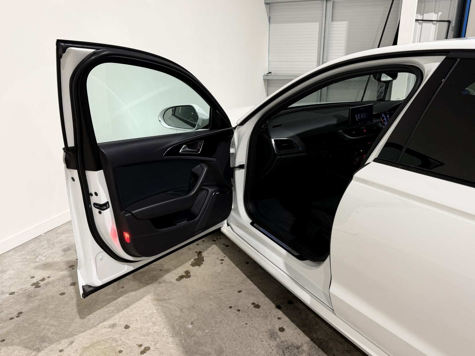 Audi A6 Saloon 2.0 TDI ultra Black Edition Saloon 4dr Diesel S Tronic Euro 6 (s/s) (190 ps)