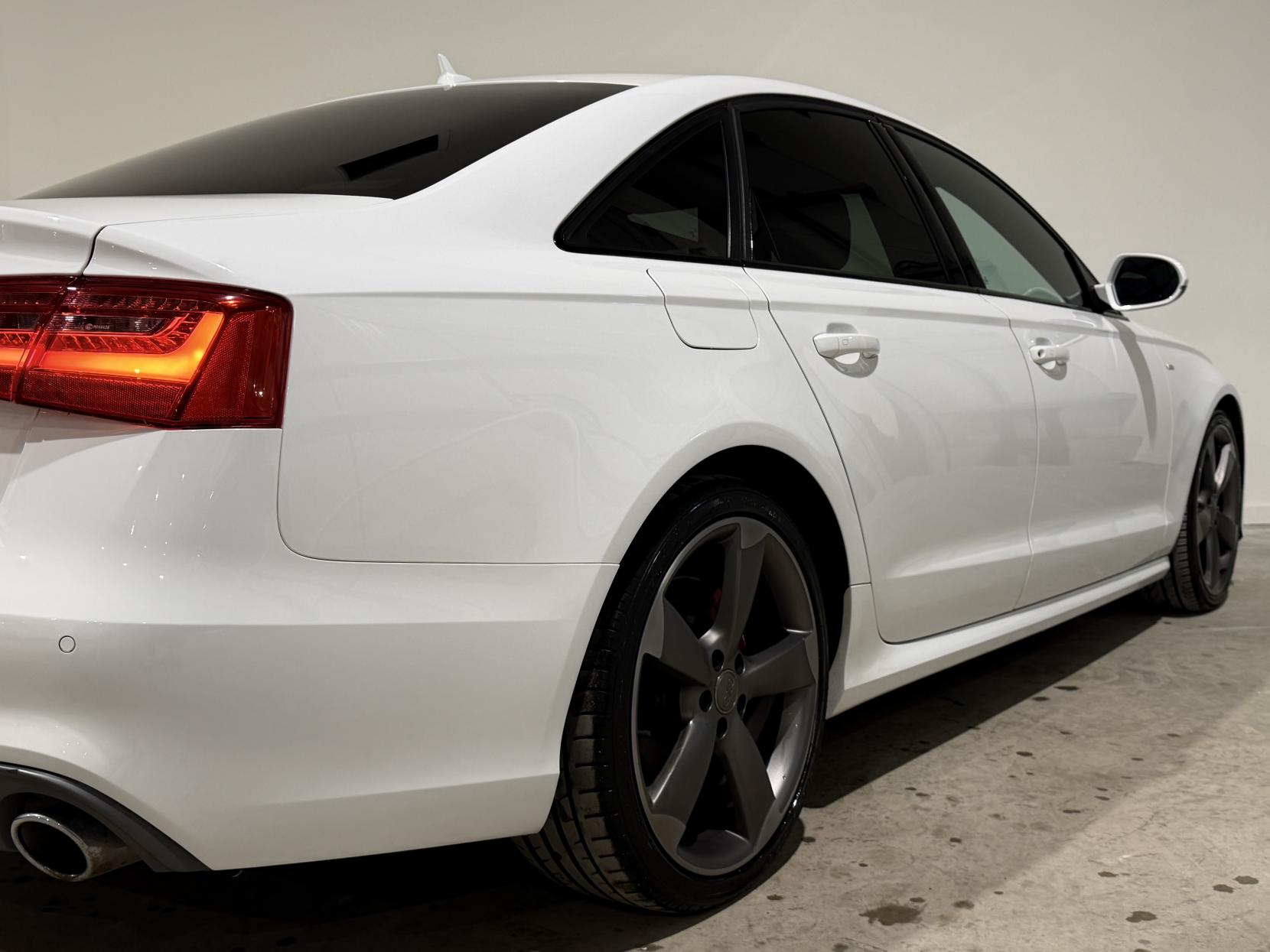 Audi A6 Saloon 2.0 TDI ultra Black Edition Saloon 4dr Diesel S Tronic Euro 6 (s/s) (190 ps)