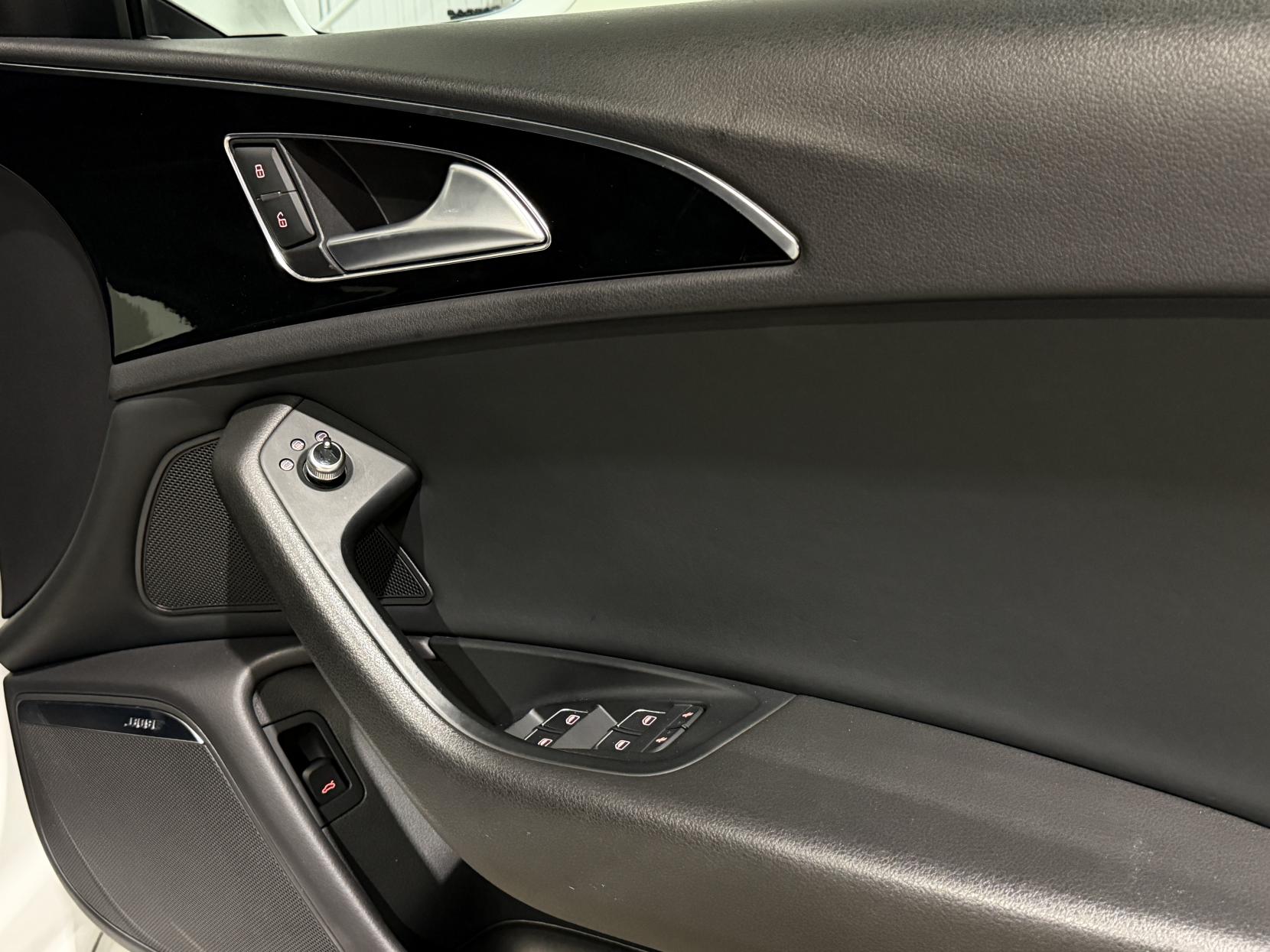 Audi A6 Saloon 2.0 TDI ultra Black Edition Saloon 4dr Diesel S Tronic Euro 6 (s/s) (190 ps)