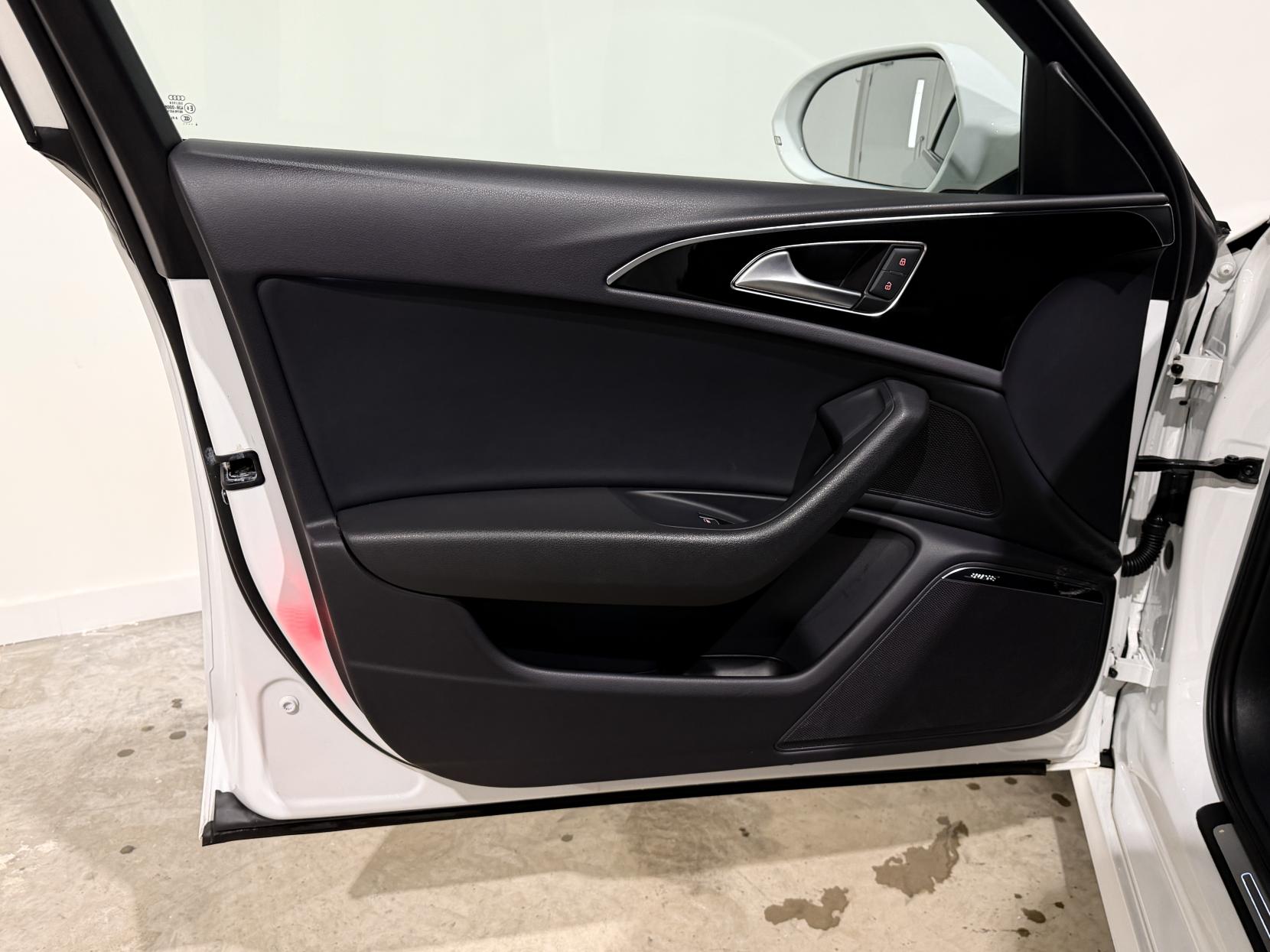 Audi A6 Saloon 2.0 TDI ultra Black Edition Saloon 4dr Diesel S Tronic Euro 6 (s/s) (190 ps)