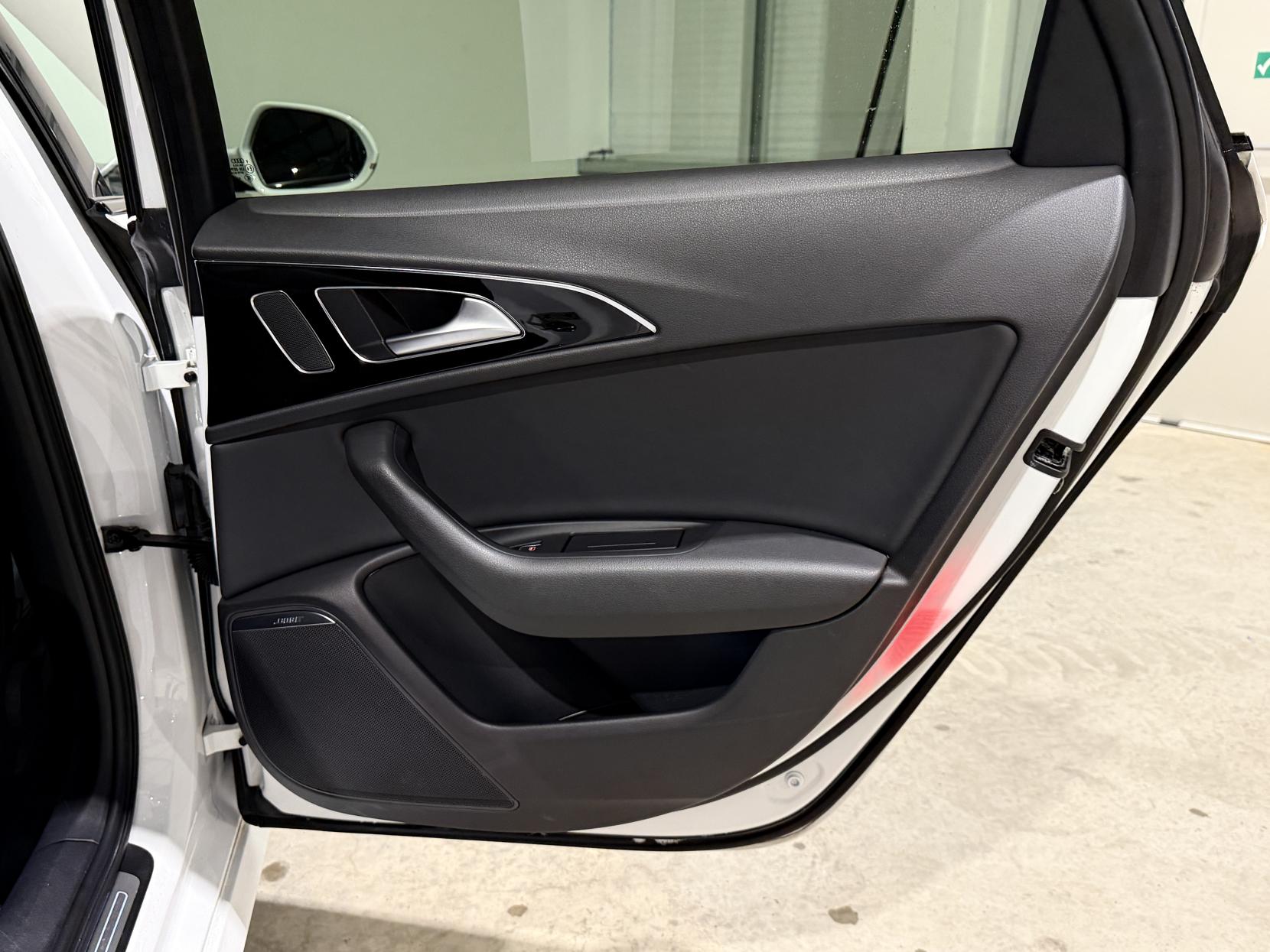 Audi A6 Saloon 2.0 TDI ultra Black Edition Saloon 4dr Diesel S Tronic Euro 6 (s/s) (190 ps)