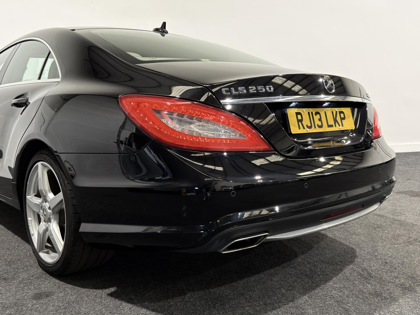 Mercedes-Benz CLS 2.1 CLS250 CDI AMG Sport Coupe 4dr Diesel G-Tronic+ Euro 5 (s/s) (204 ps)