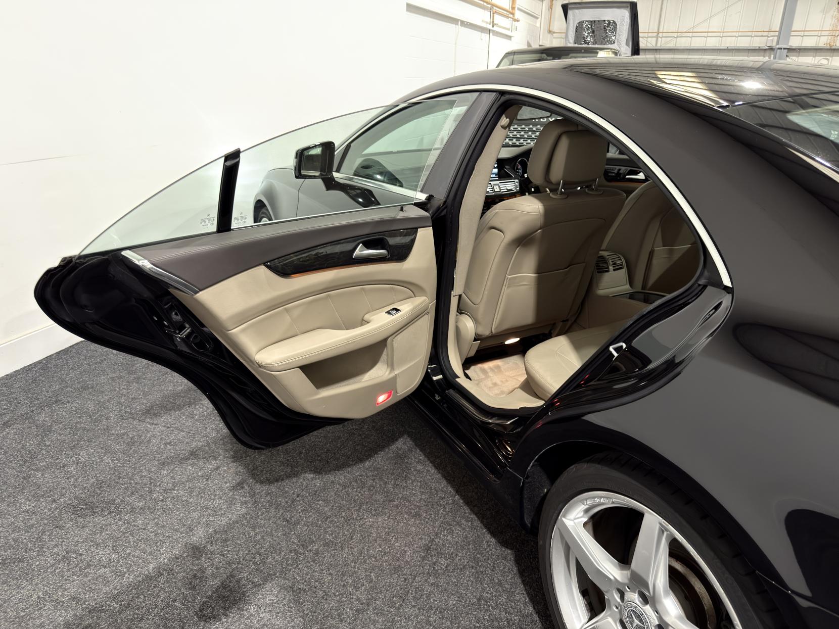 Mercedes-Benz CLS 2.1 CLS250 CDI AMG Sport Coupe 4dr Diesel G-Tronic+ Euro 5 (s/s) (204 ps)